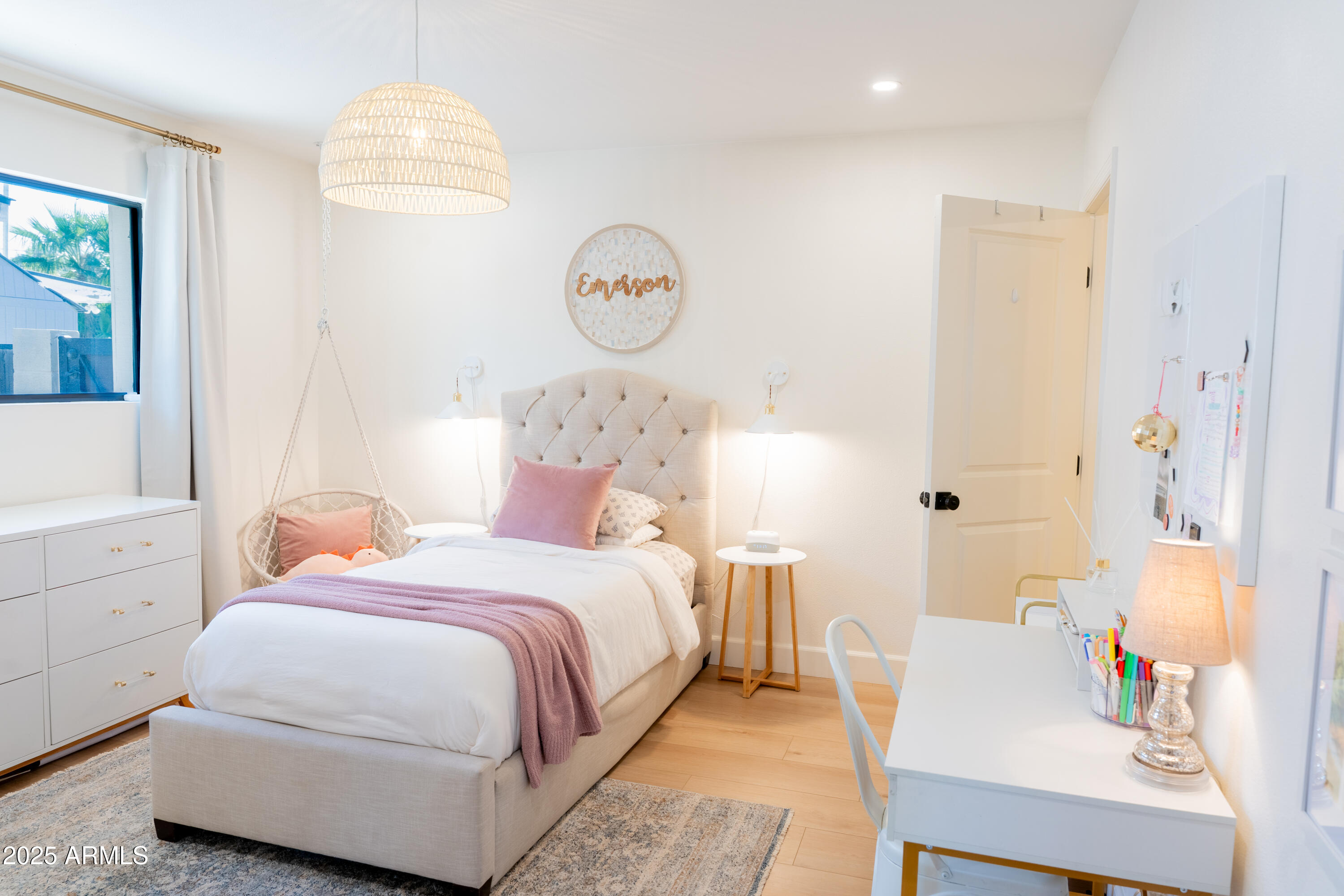 1021 E PALMAIRE Avenue