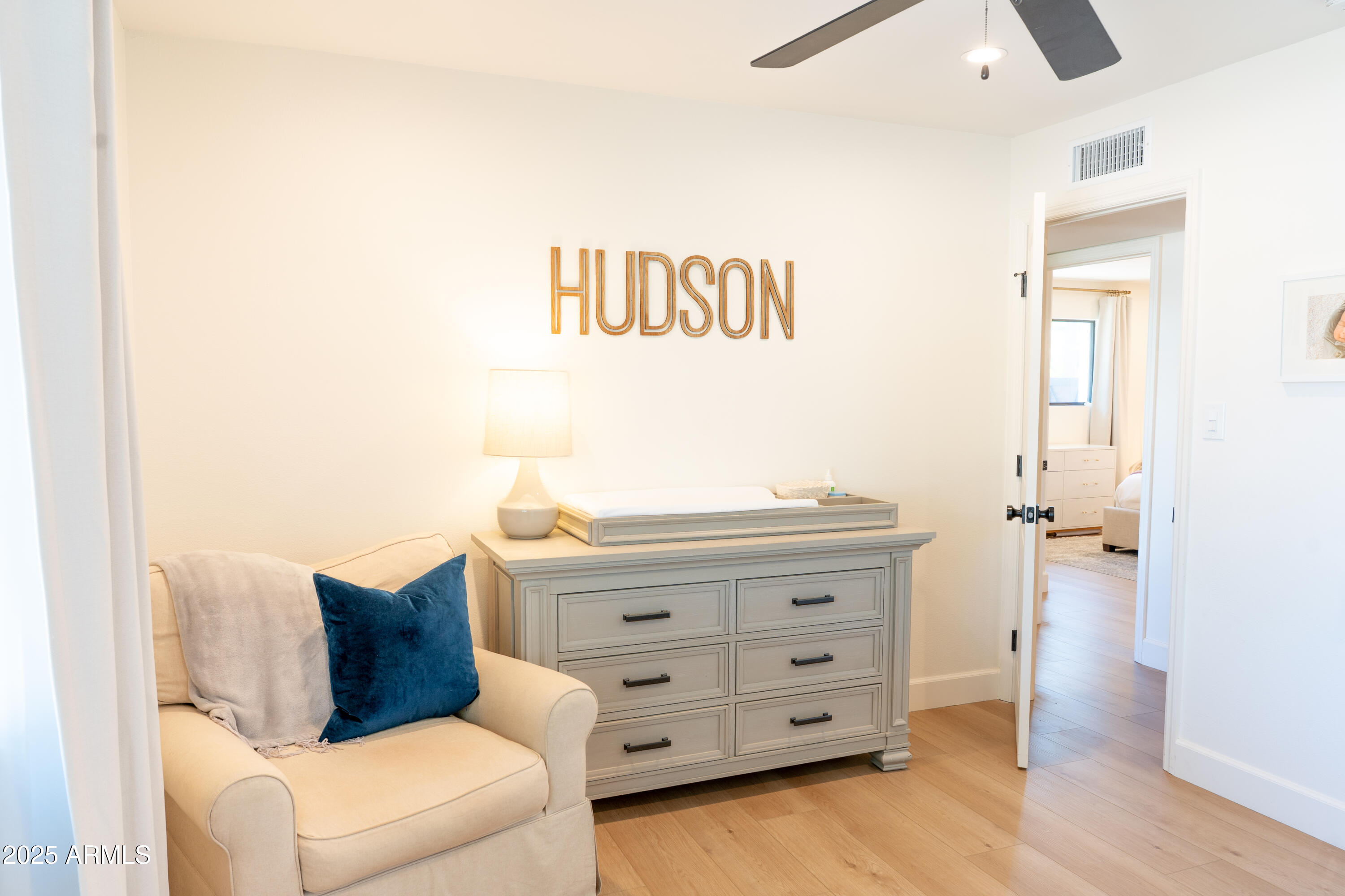 1021 E PALMAIRE Avenue