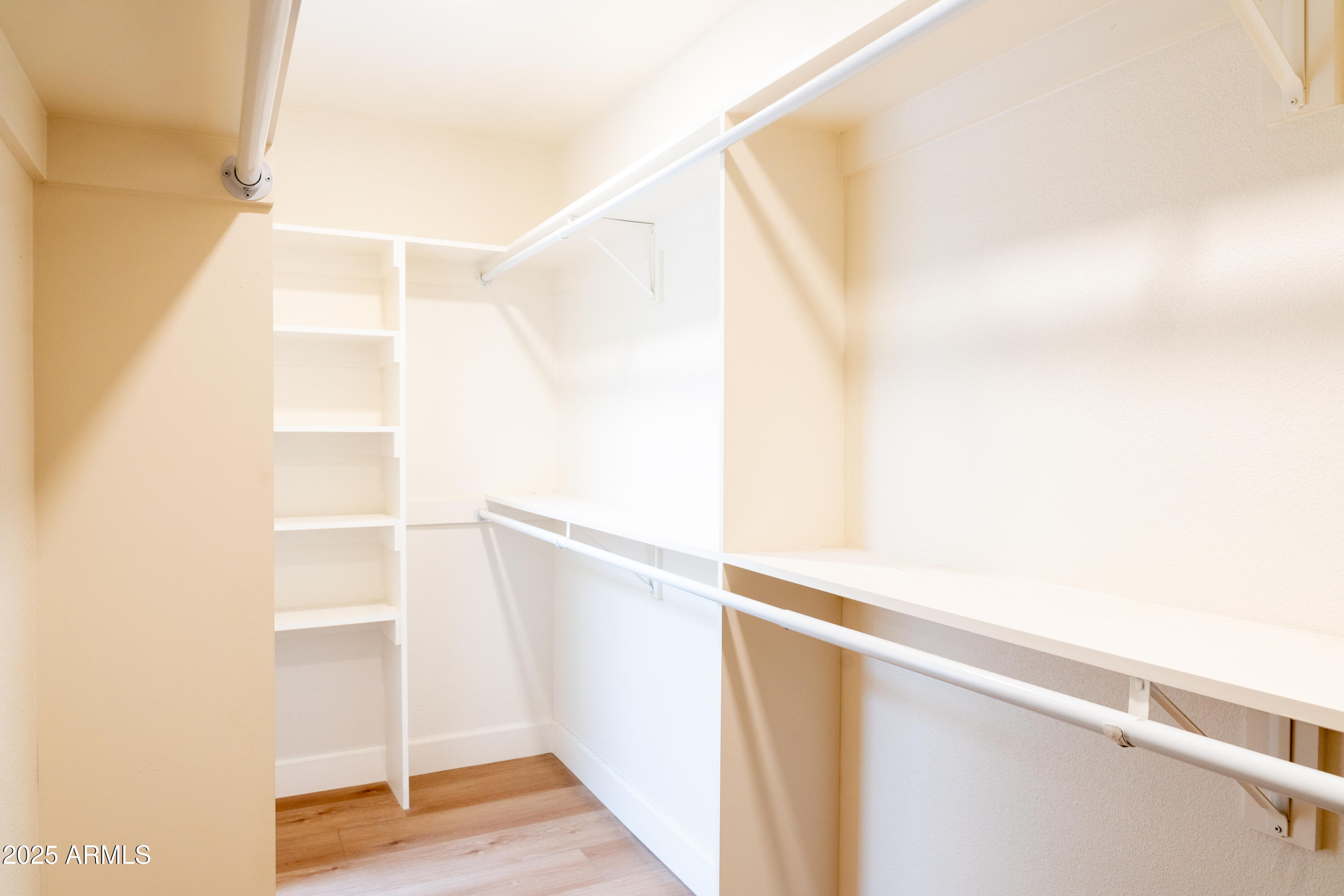 1021 E PALMAIRE Avenue