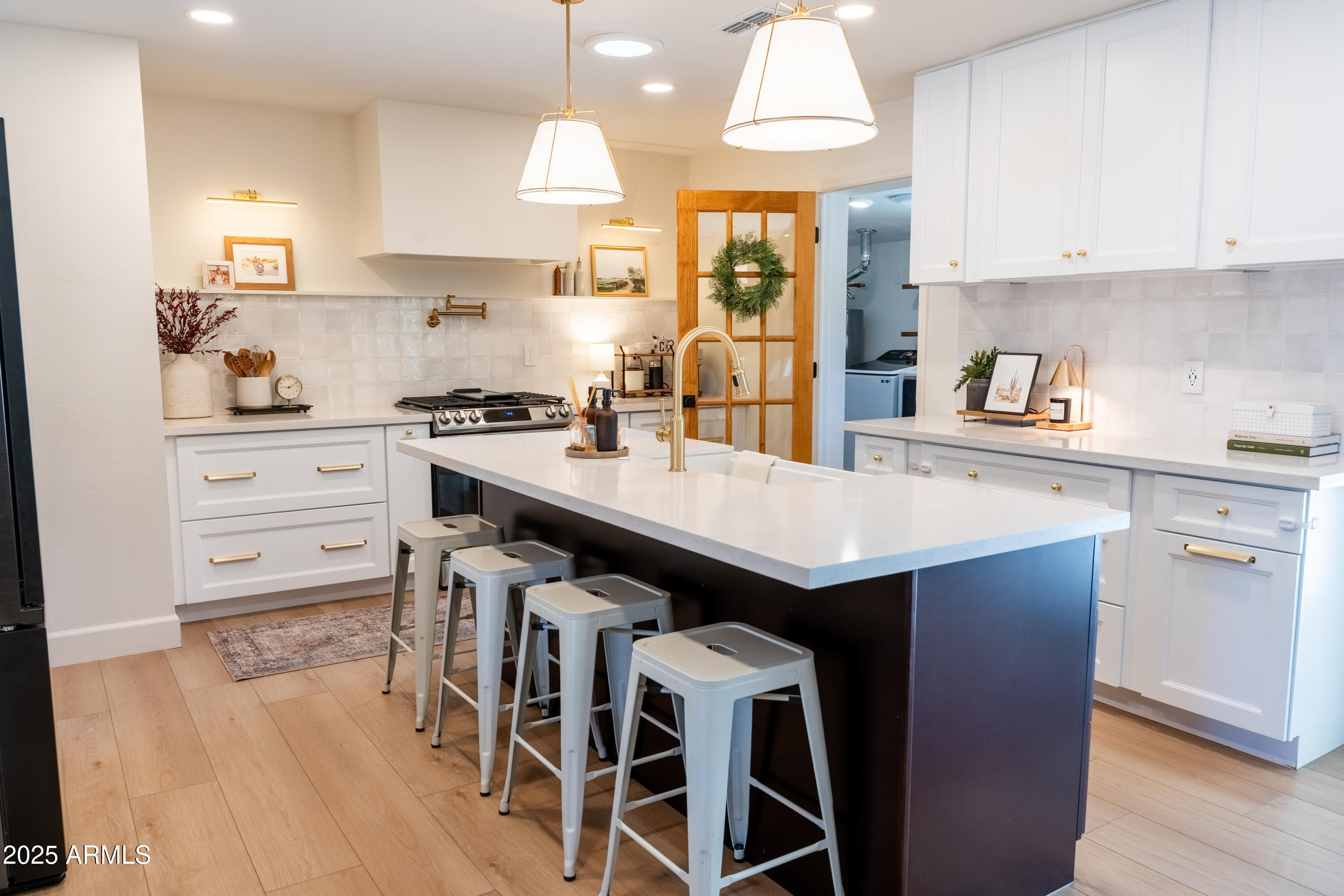 1021 E PALMAIRE Avenue