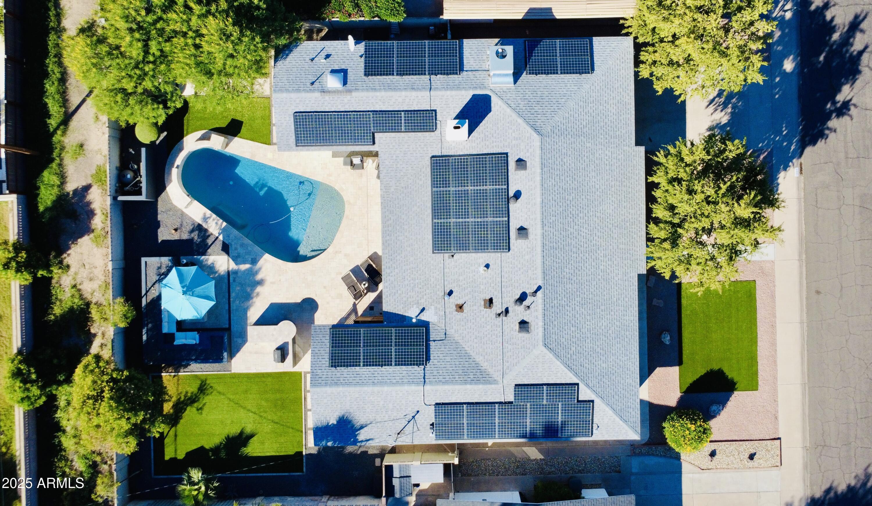 1021 E PALMAIRE Avenue