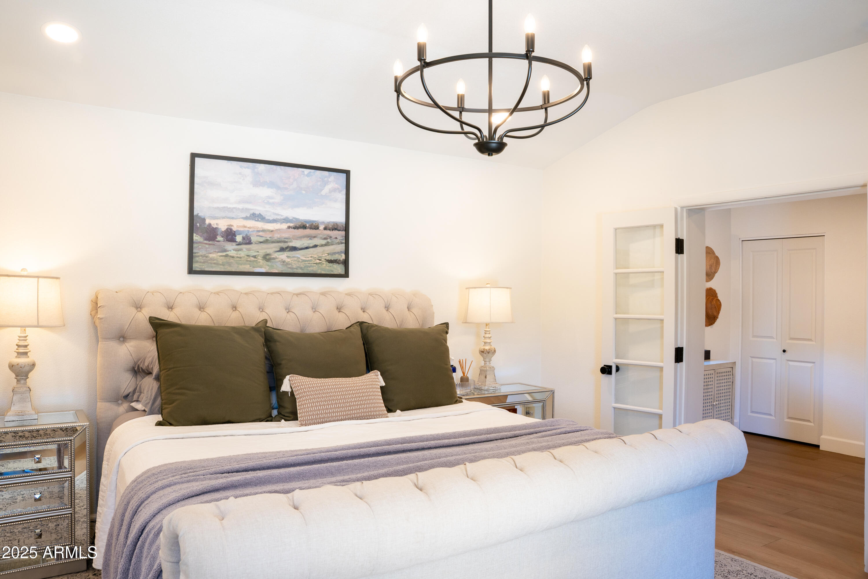 1021 E PALMAIRE Avenue