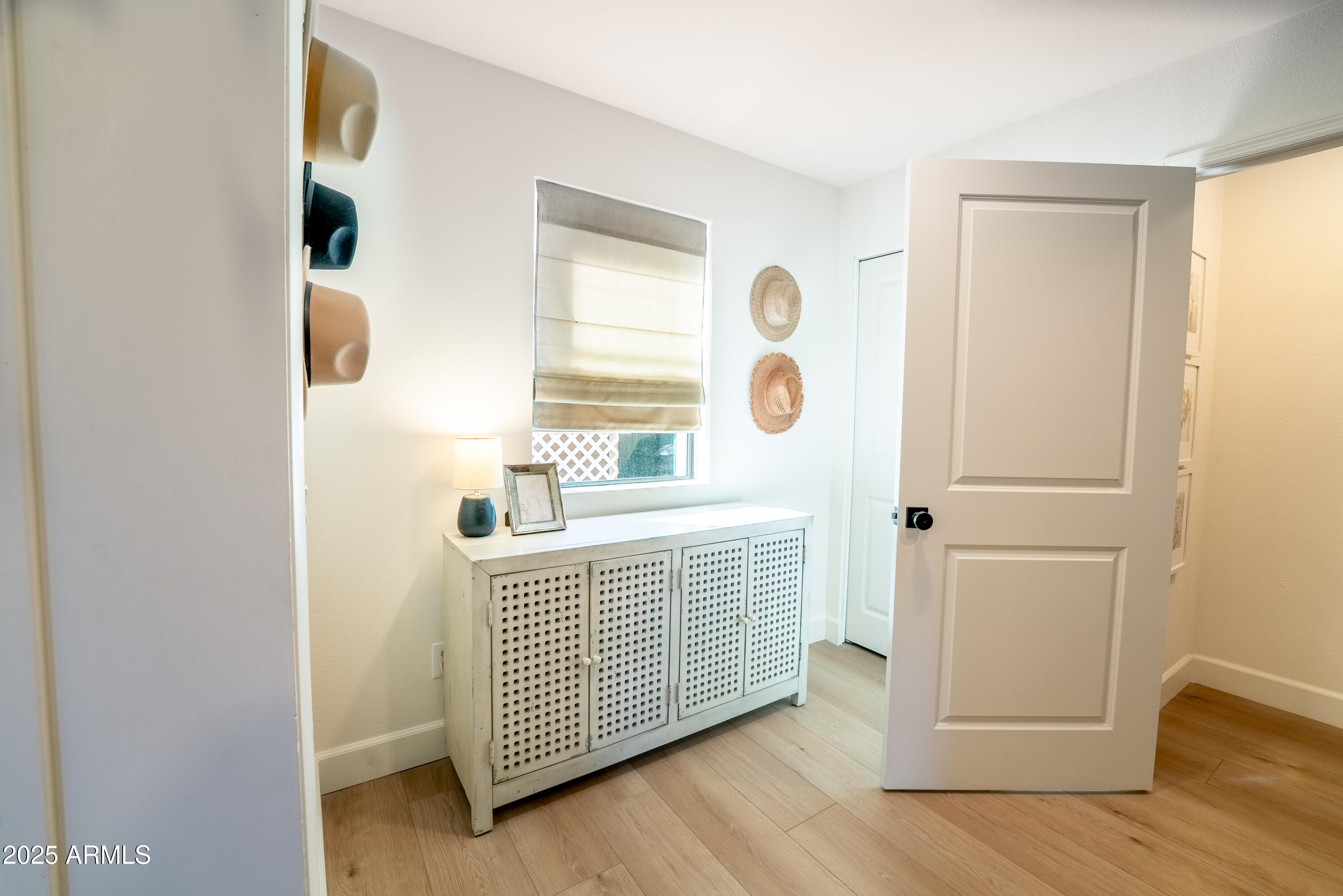 1021 E PALMAIRE Avenue