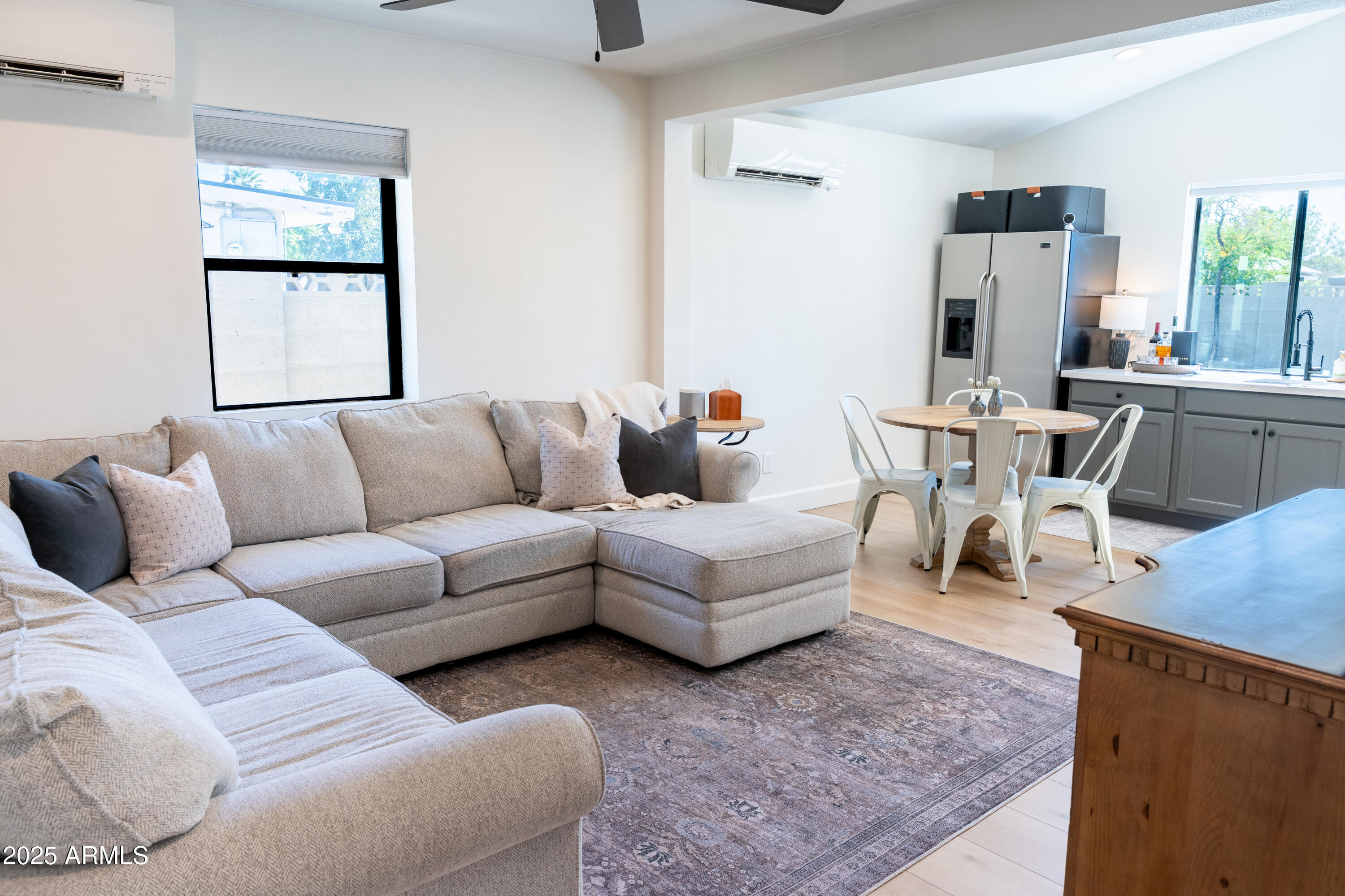 1021 E PALMAIRE Avenue