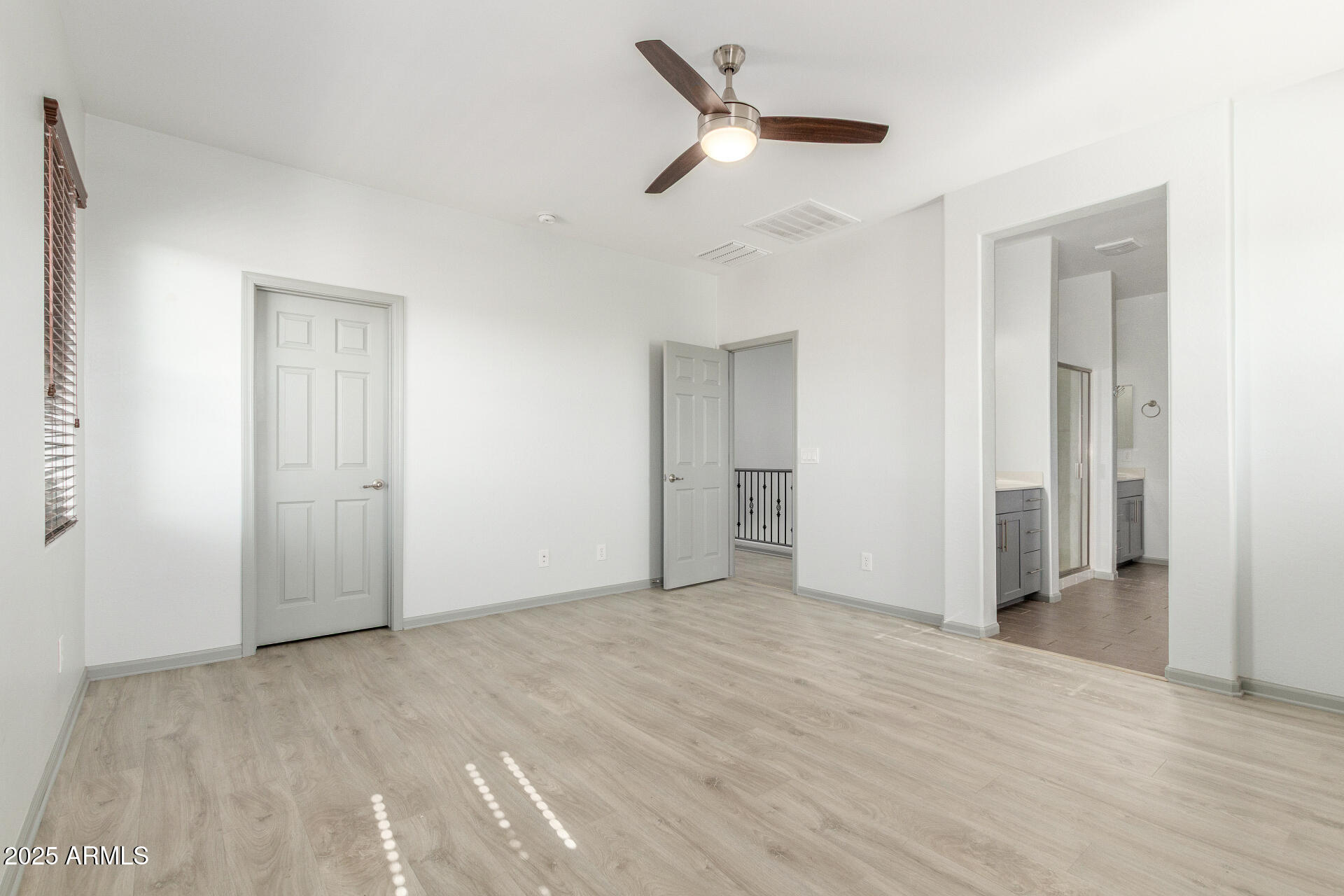 14917 W Dreyfus Street