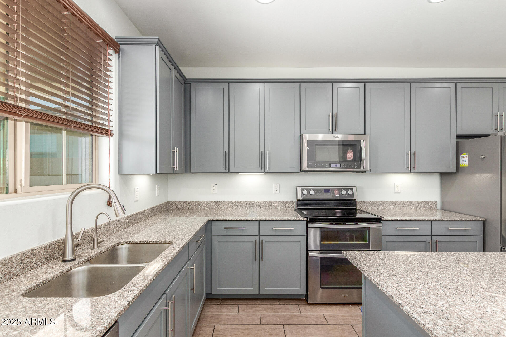 14917 W Dreyfus Street