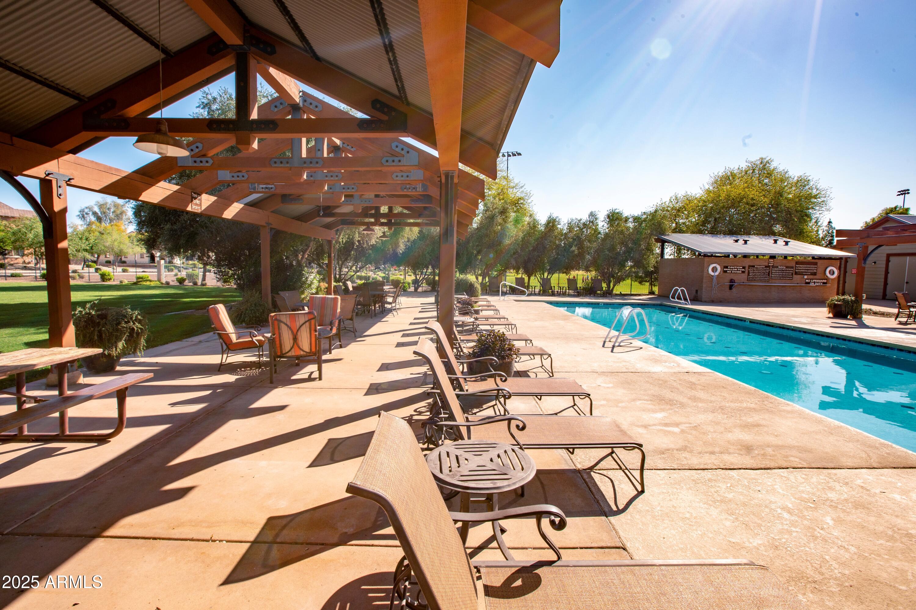 14917 W Dreyfus Street