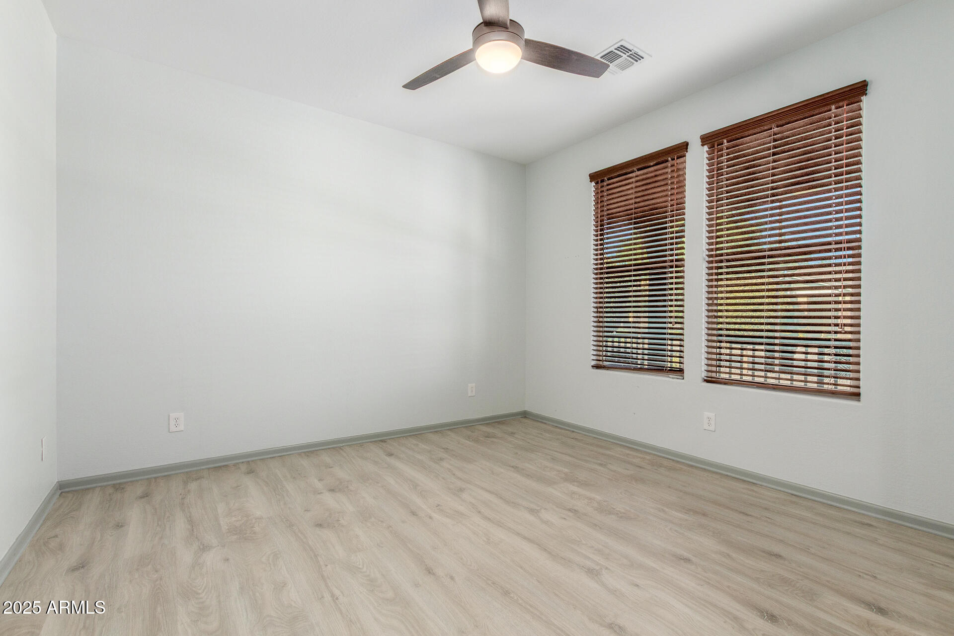 14917 W Dreyfus Street