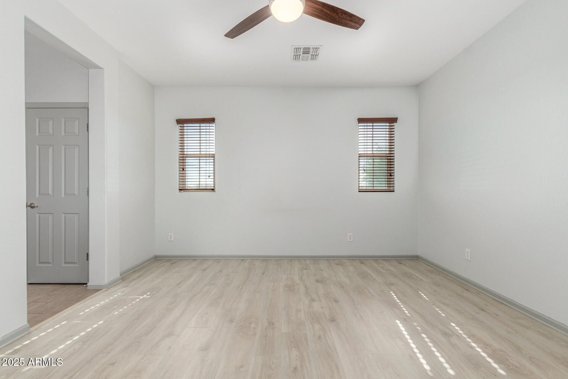 14917 W Dreyfus Street