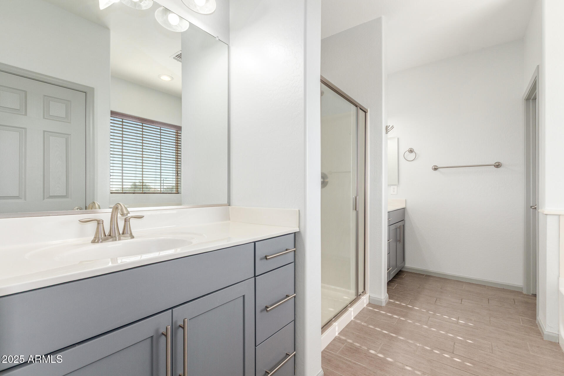 14917 W Dreyfus Street