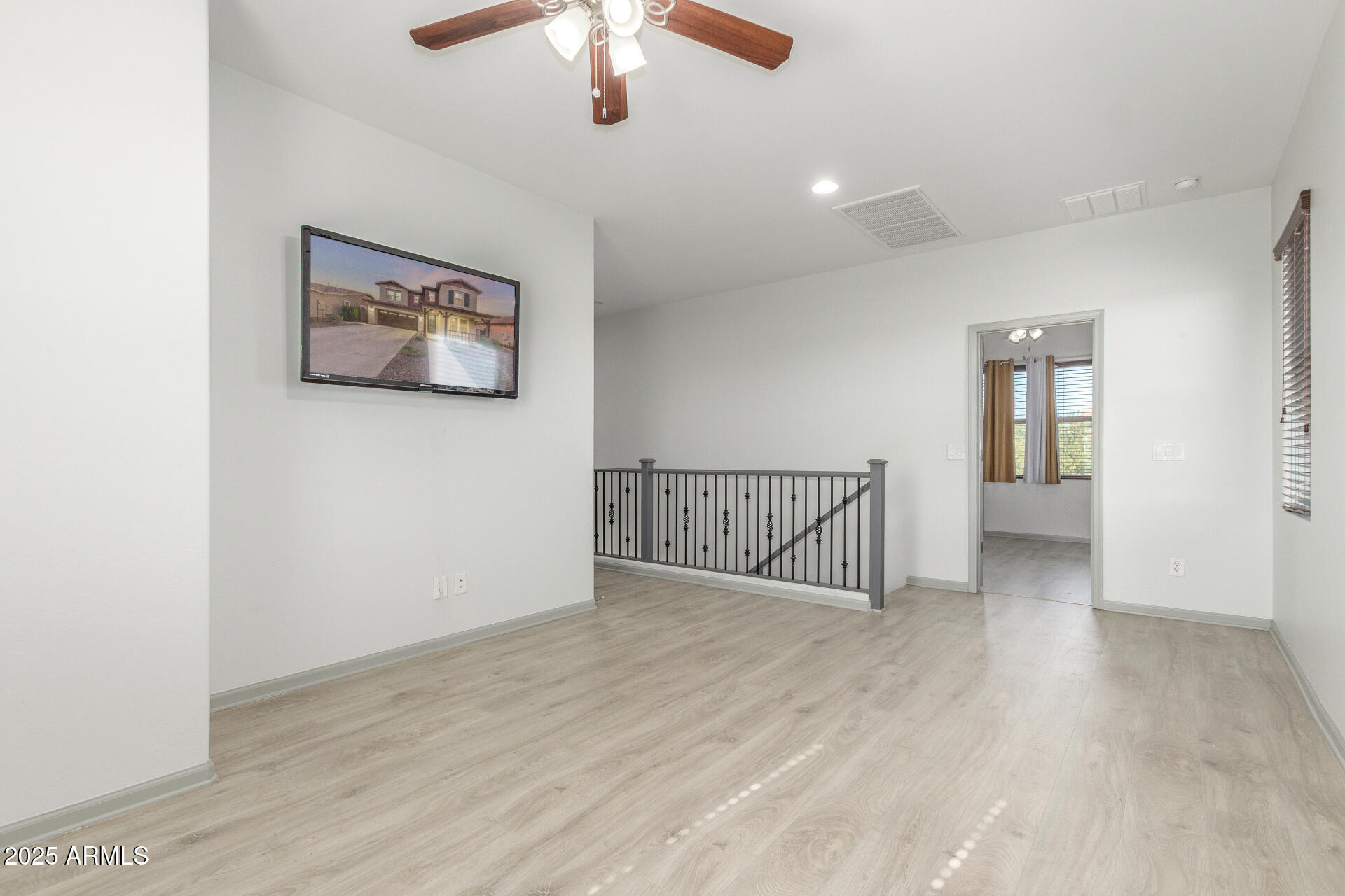 14917 W Dreyfus Street