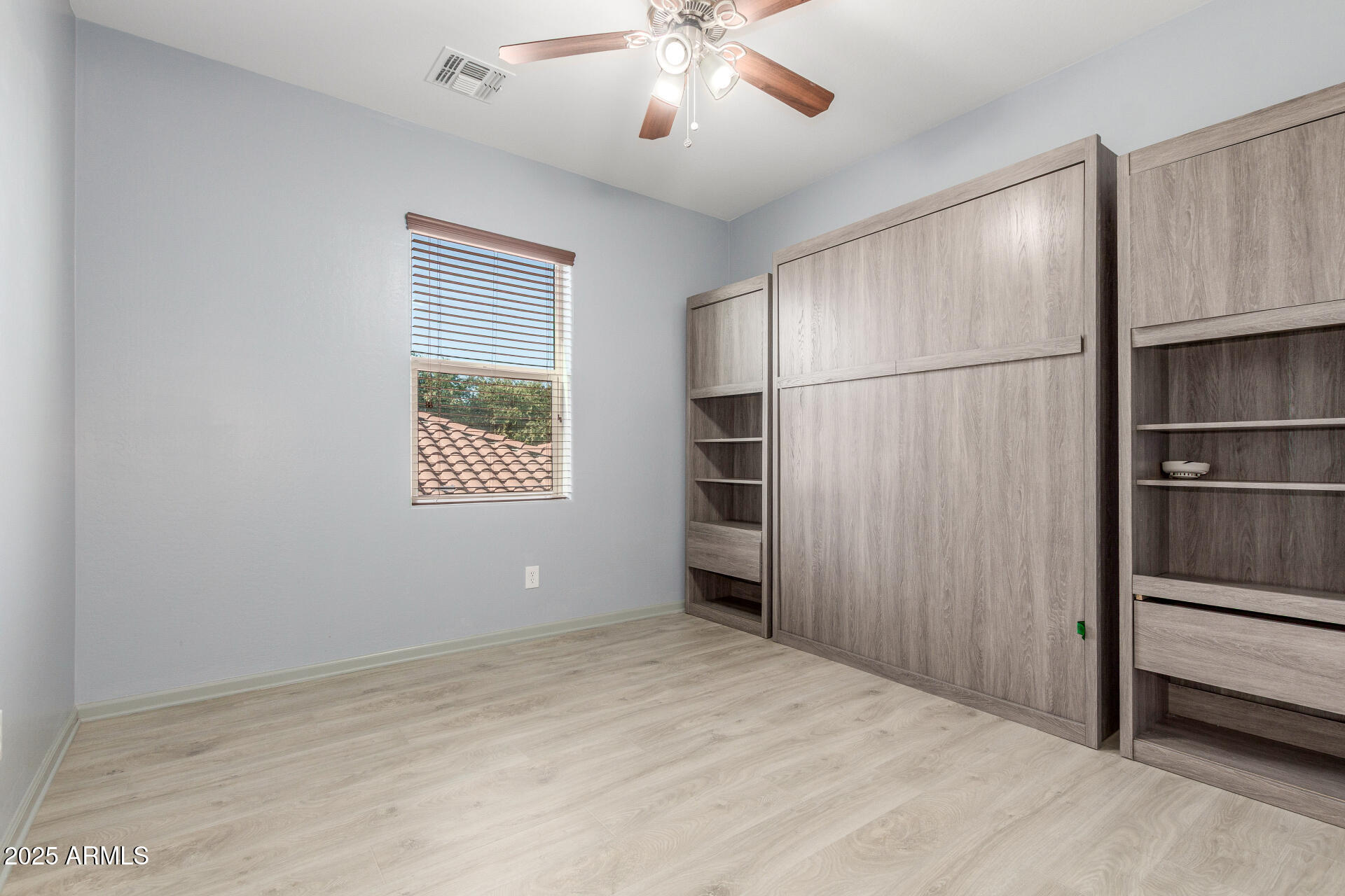 14917 W Dreyfus Street