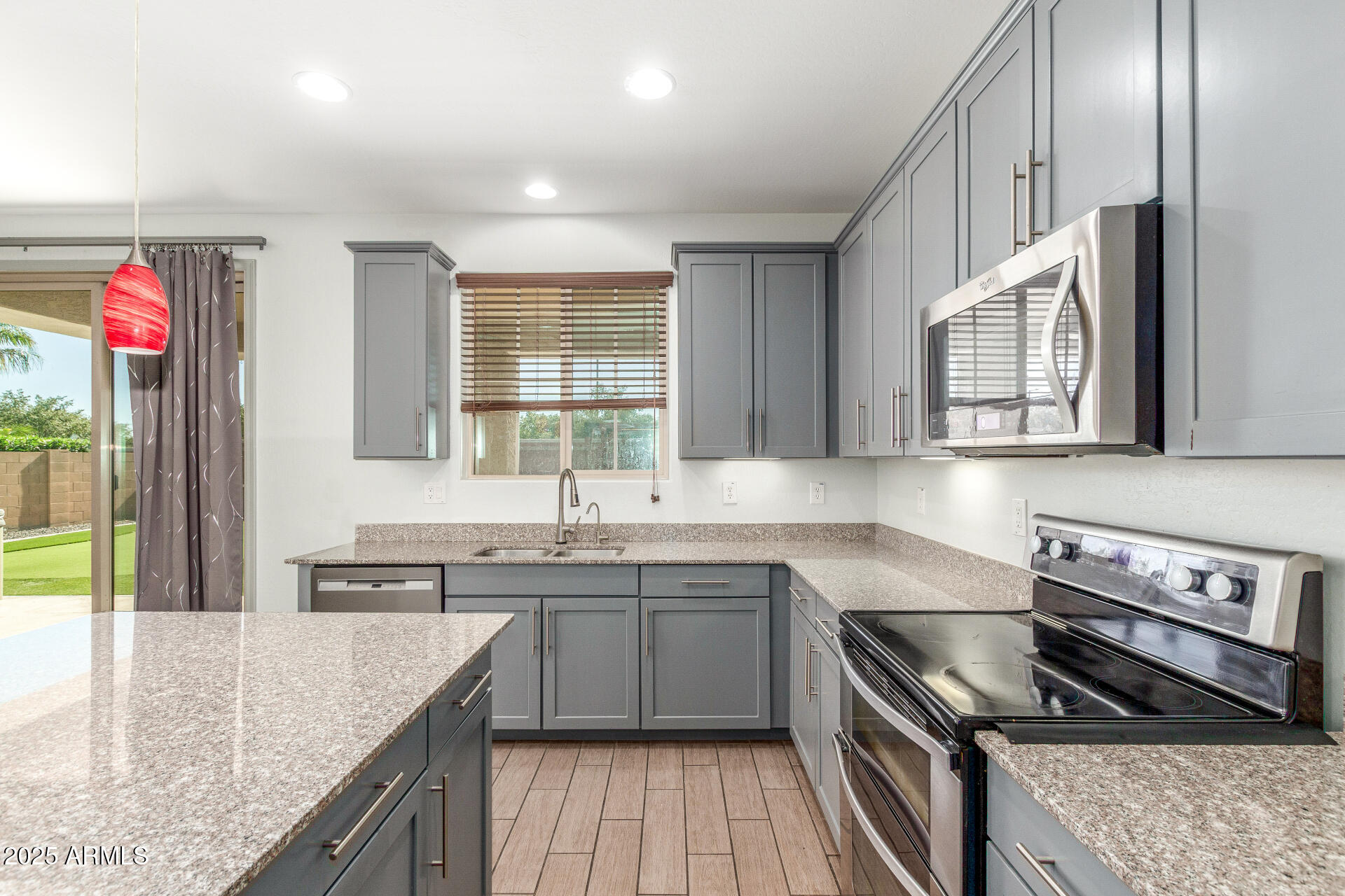 14917 W Dreyfus Street