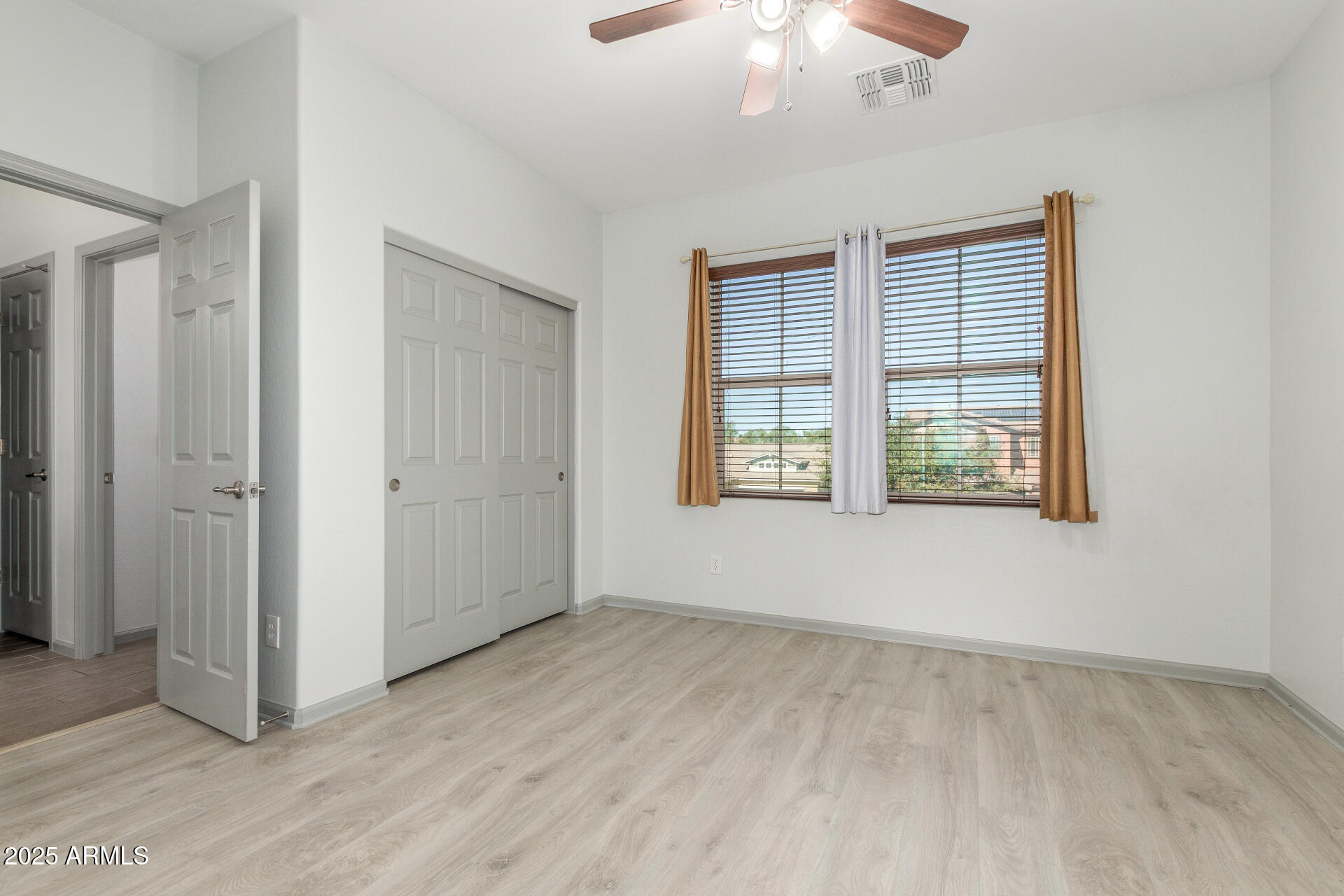 14917 W Dreyfus Street