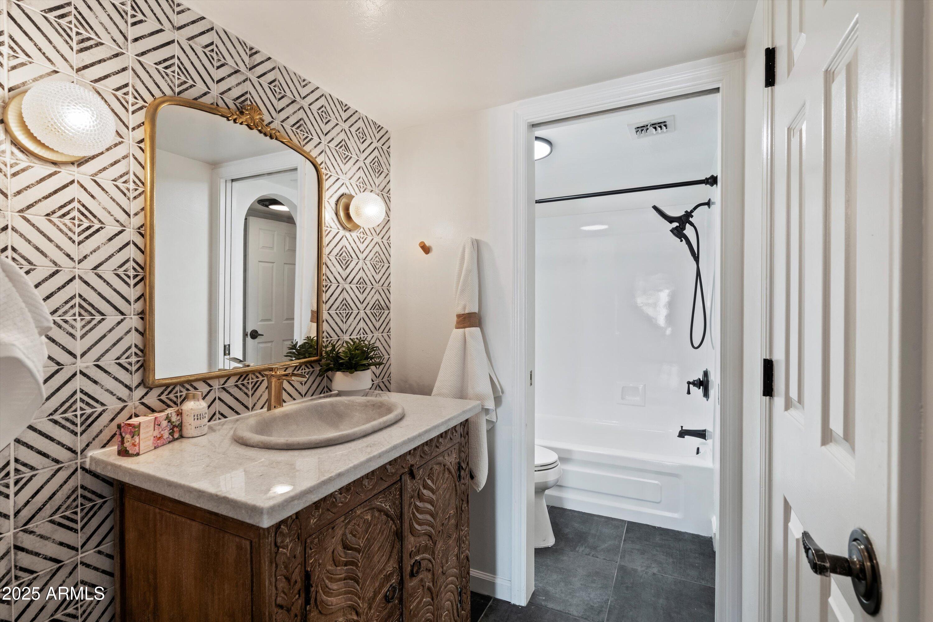 5830 N 12TH Place, 3