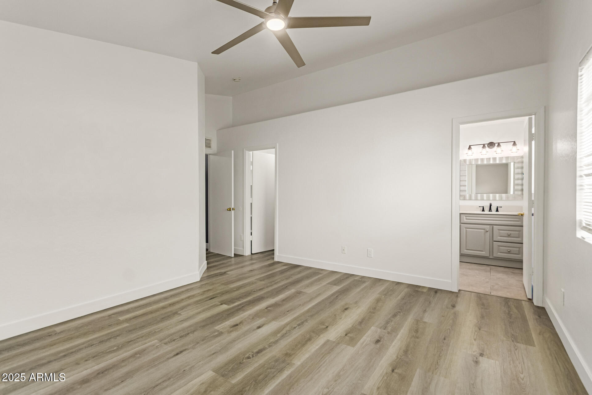 22994 W SOLANO Drive