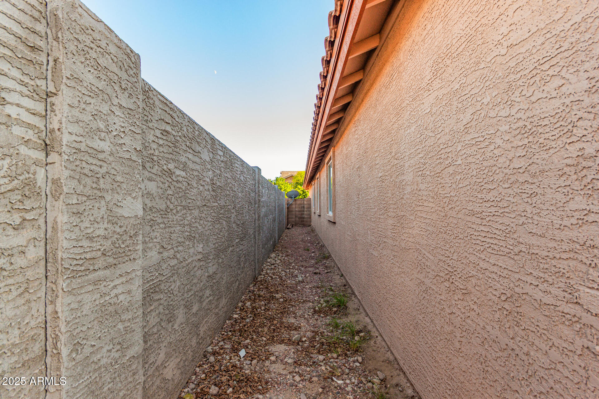 22994 W SOLANO Drive