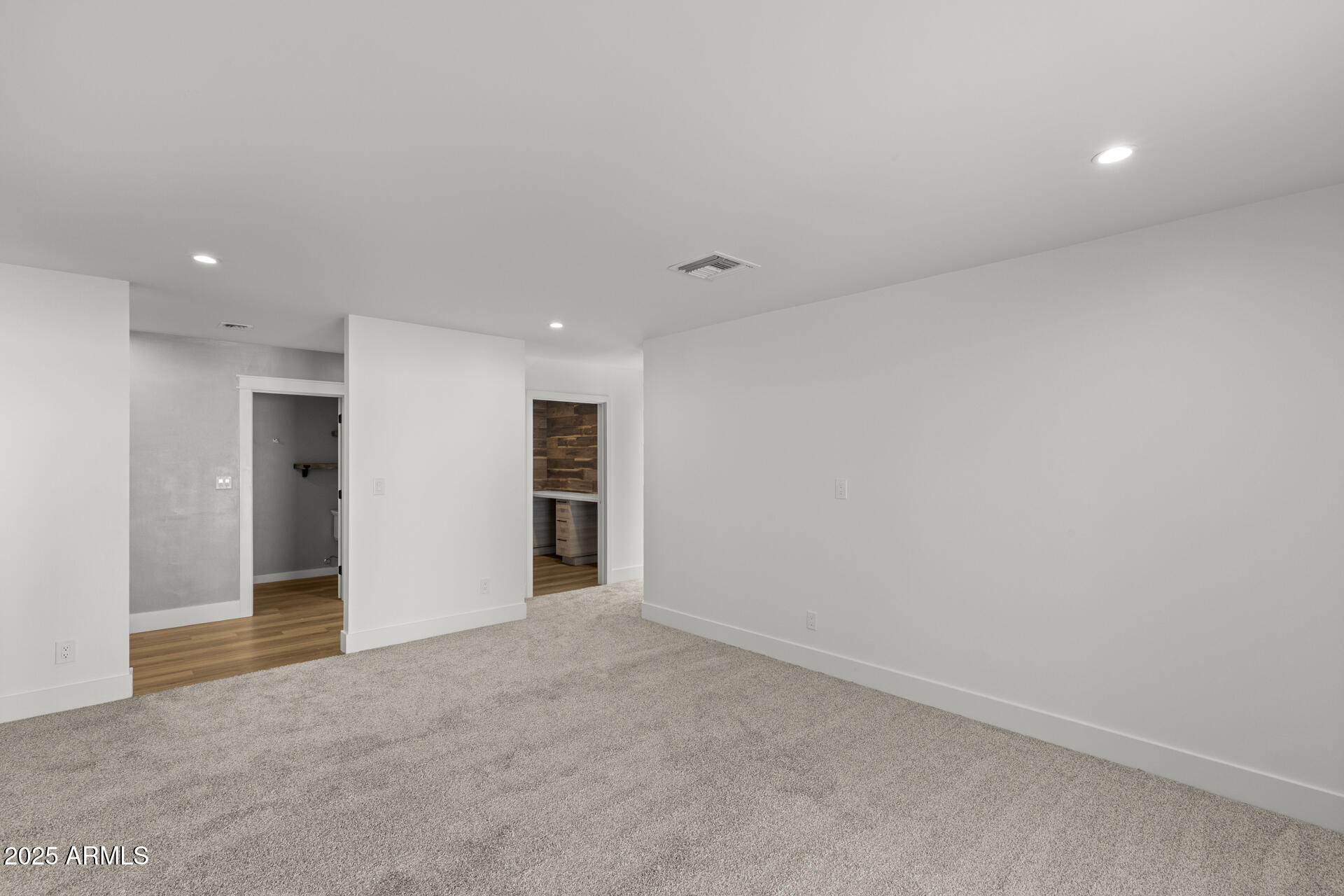 6128 E EDGEMONT Avenue