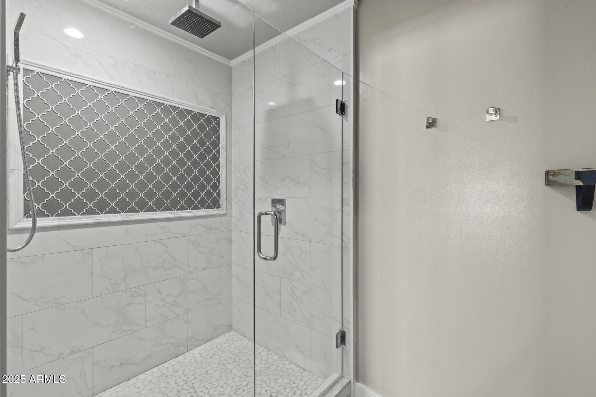 6128 E EDGEMONT Avenue