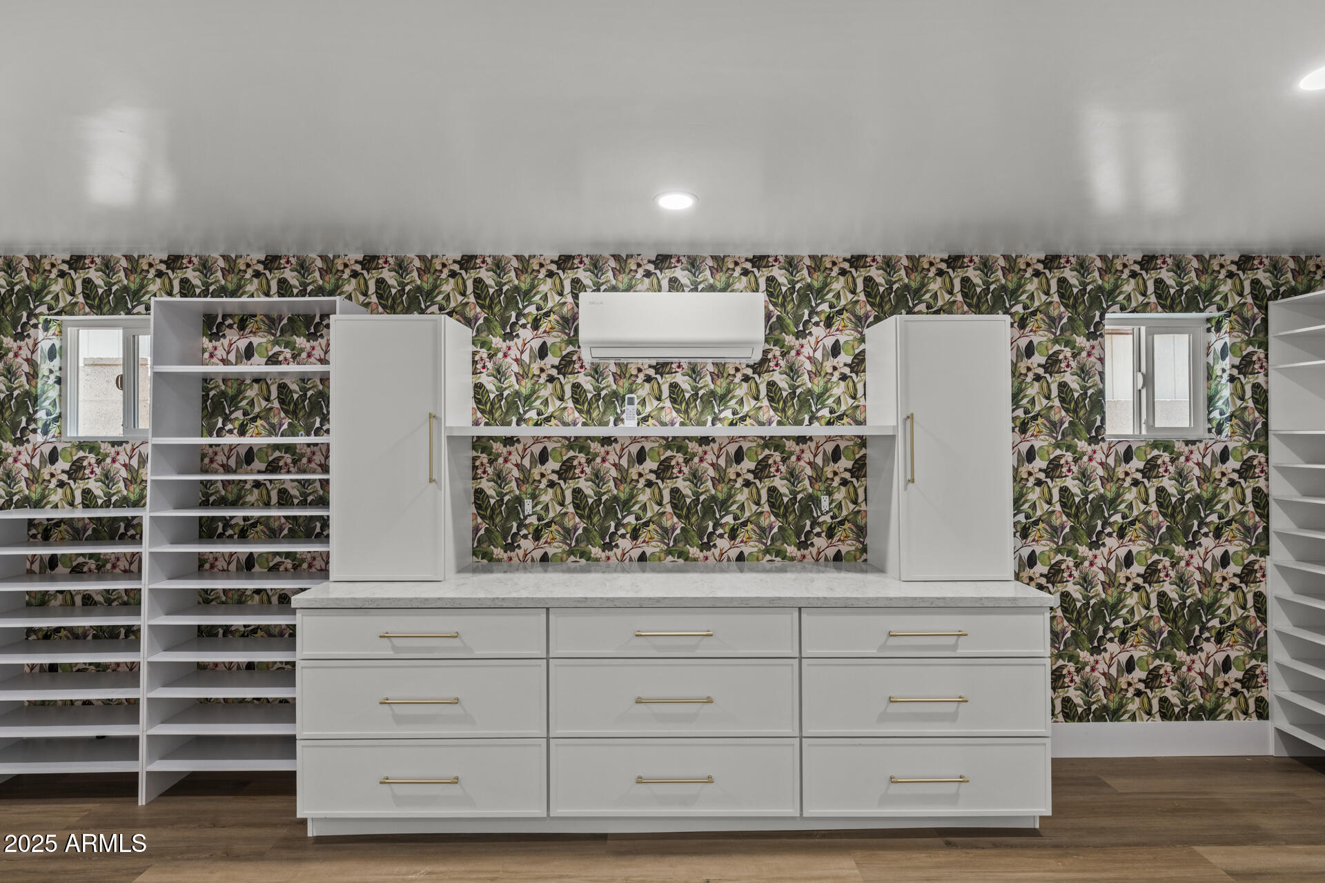 6128 E EDGEMONT Avenue