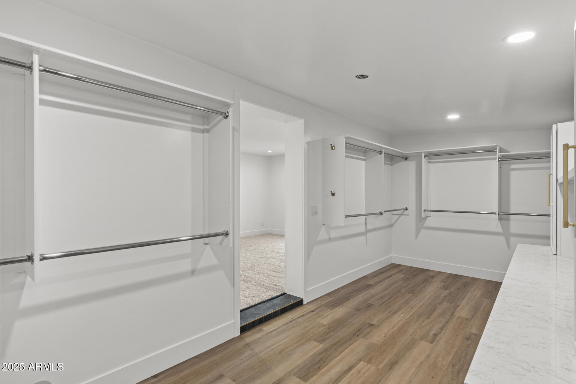 6128 E EDGEMONT Avenue