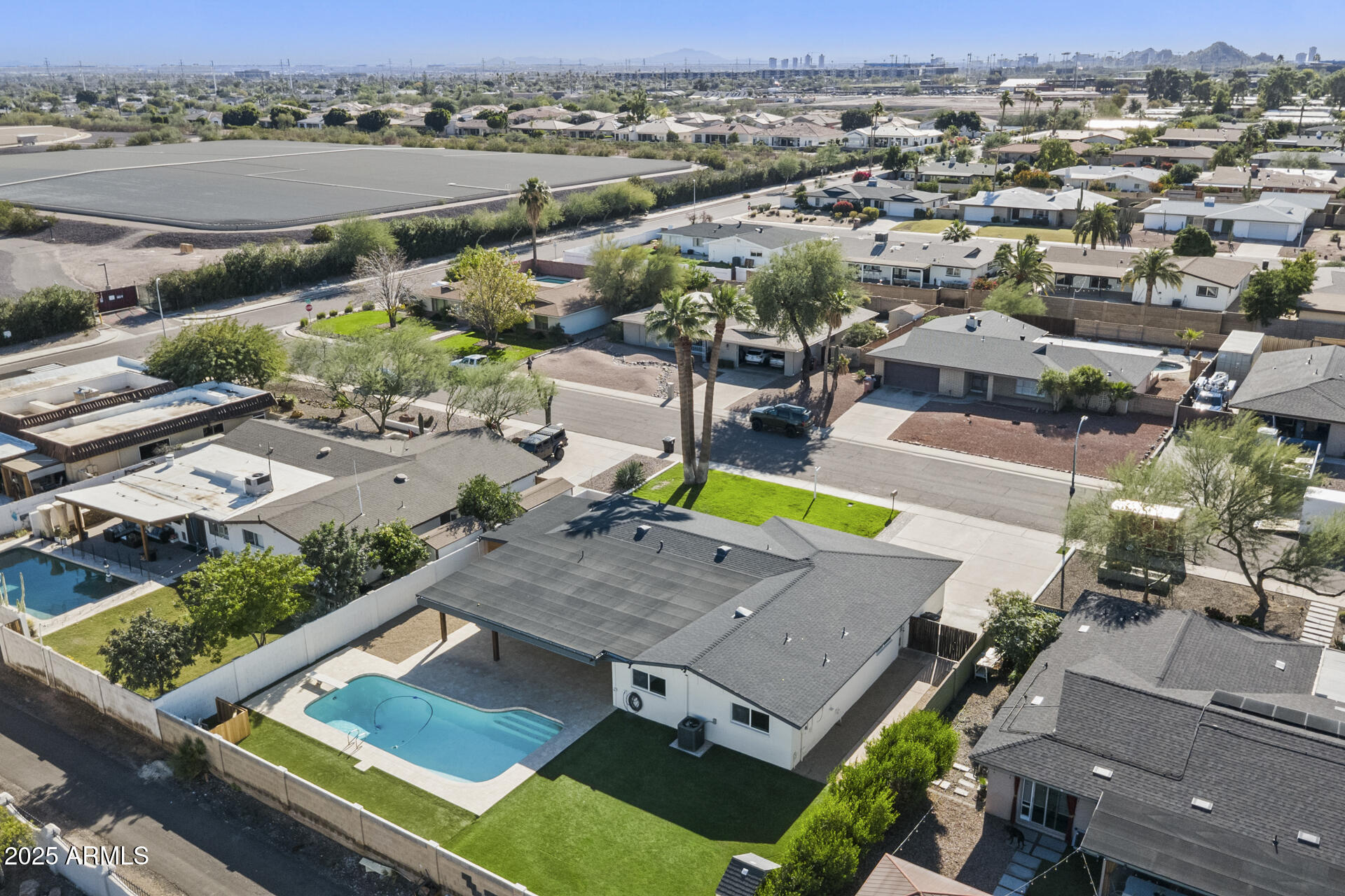 6128 E EDGEMONT Avenue