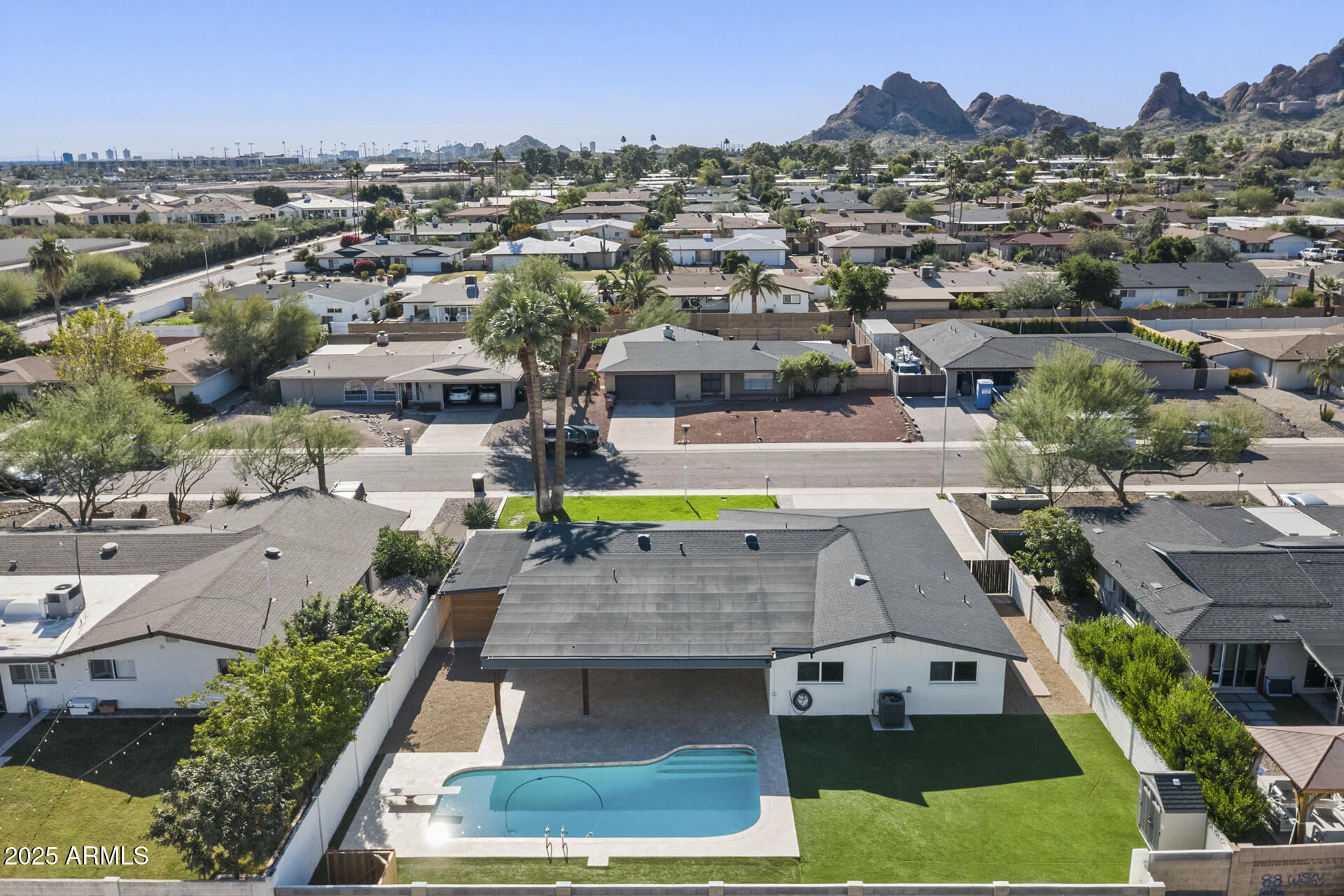 6128 E EDGEMONT Avenue