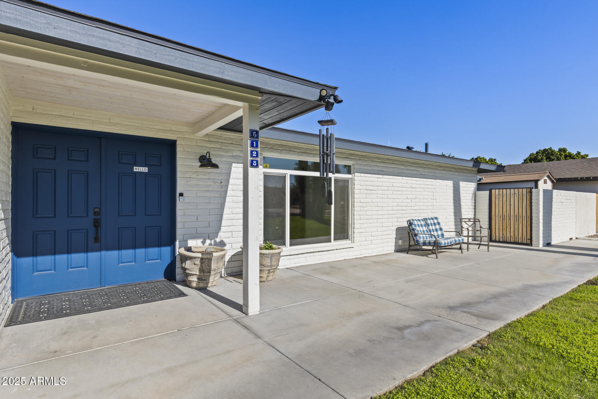 6128 E EDGEMONT Avenue