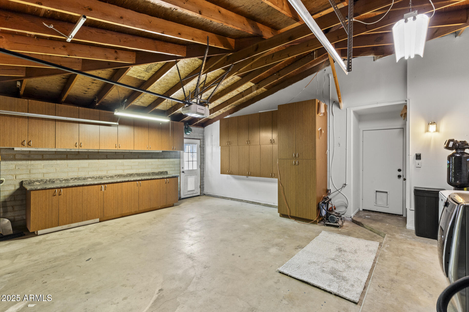 6128 E EDGEMONT Avenue