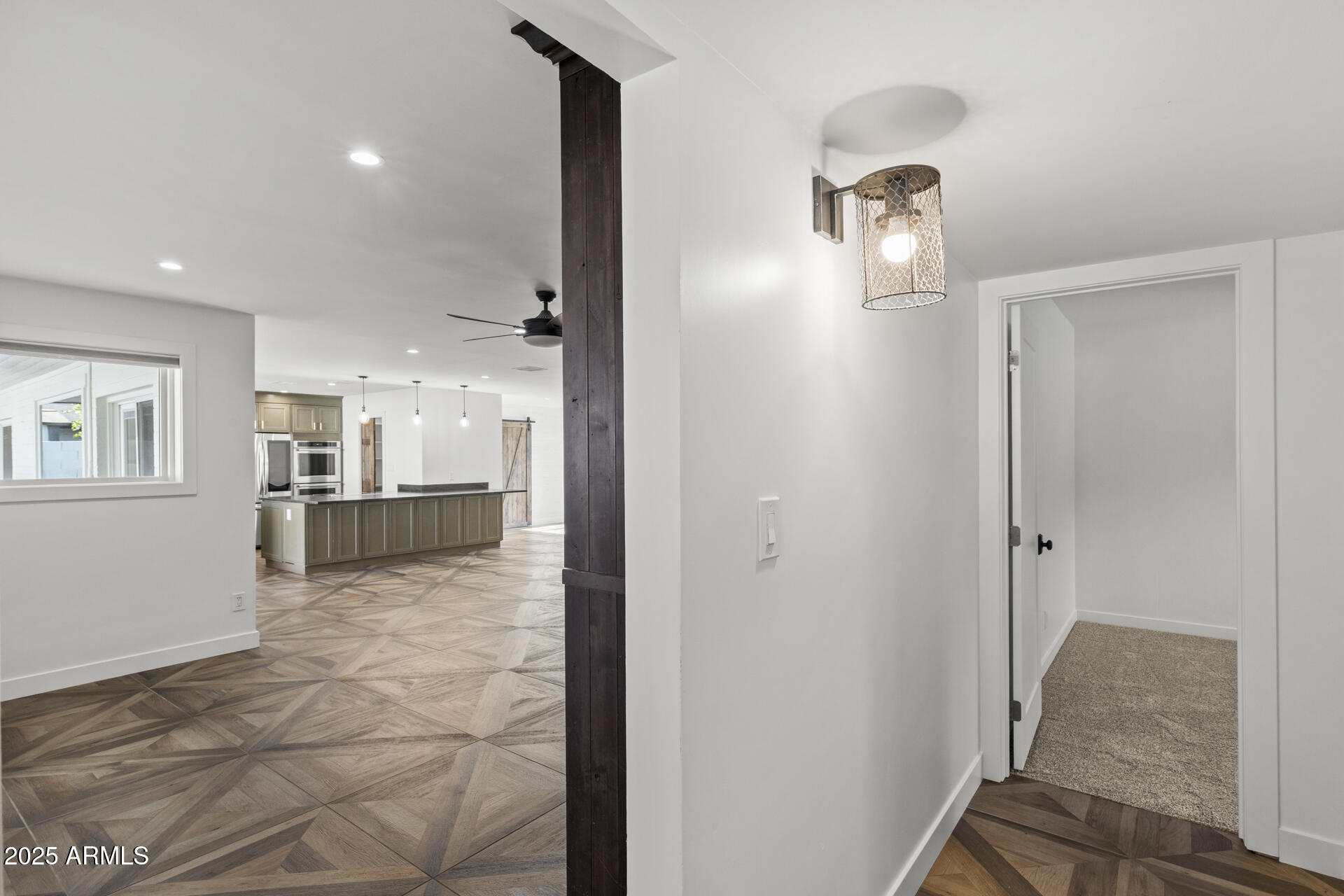 6128 E EDGEMONT Avenue