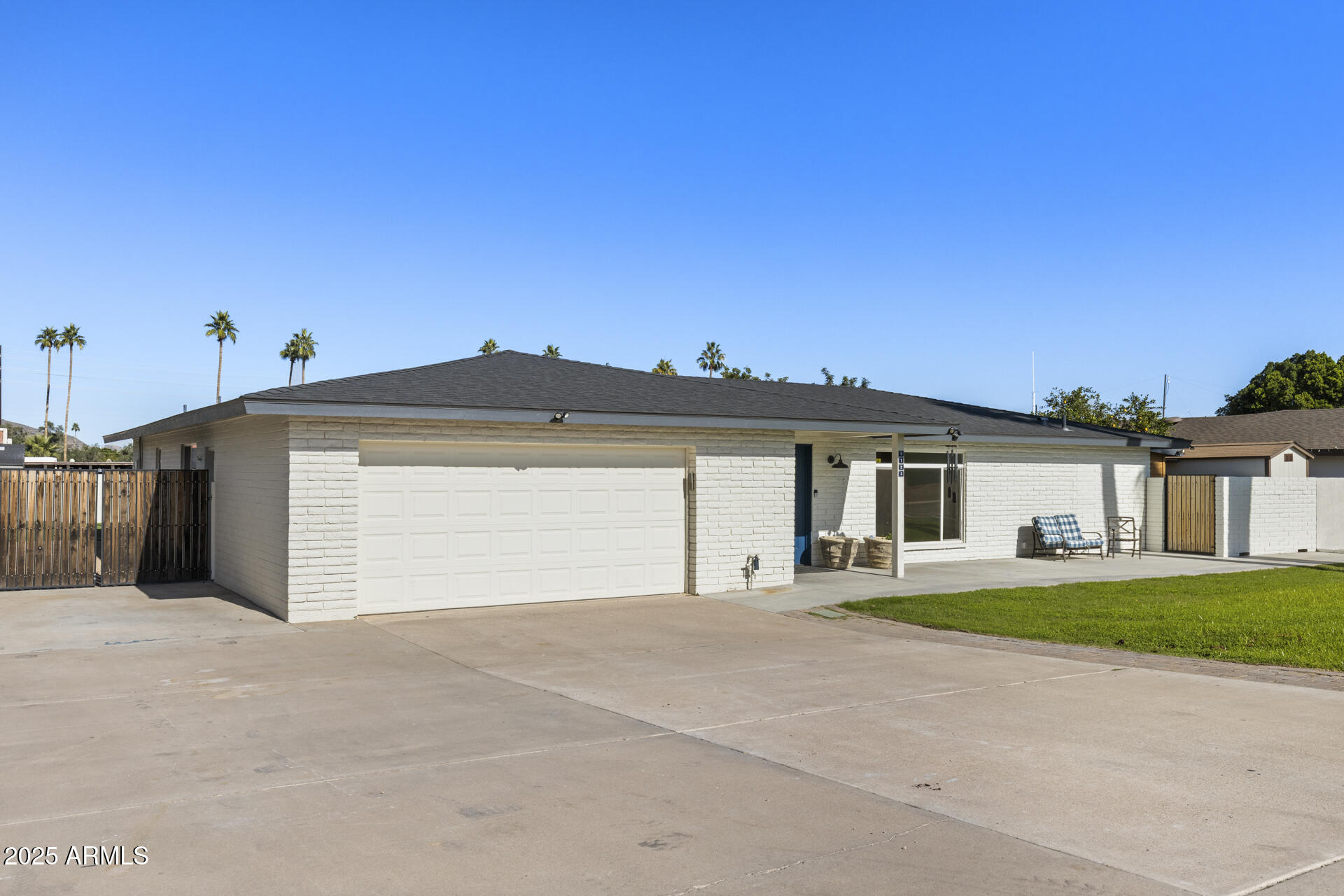 6128 E EDGEMONT Avenue