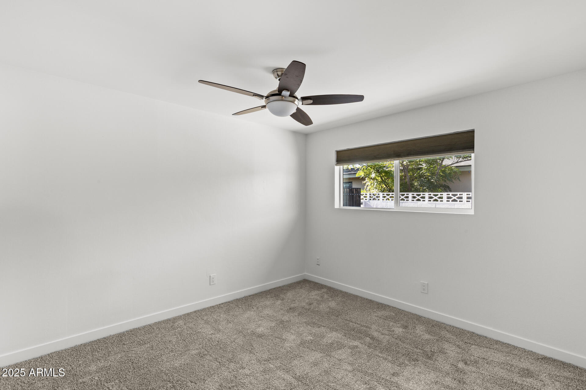 6128 E EDGEMONT Avenue