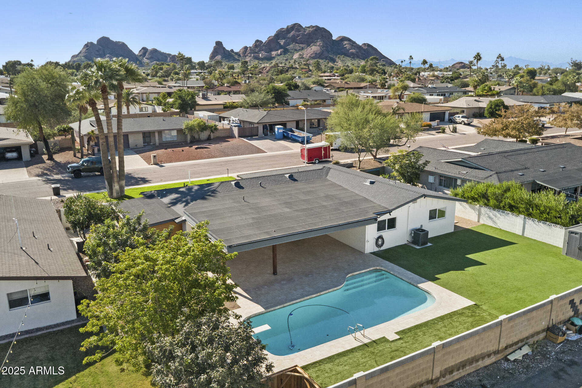 6128 E EDGEMONT Avenue