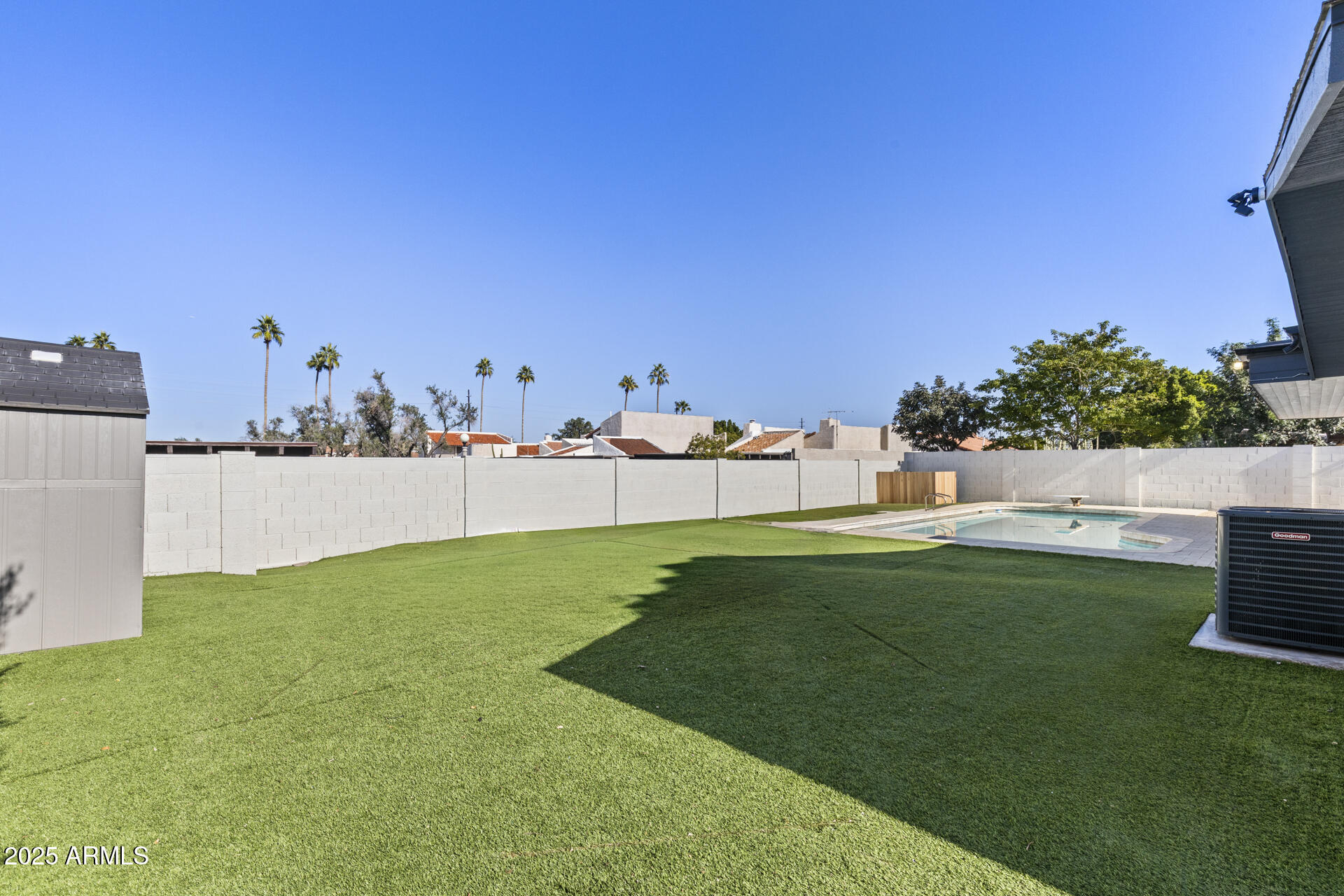 6128 E EDGEMONT Avenue