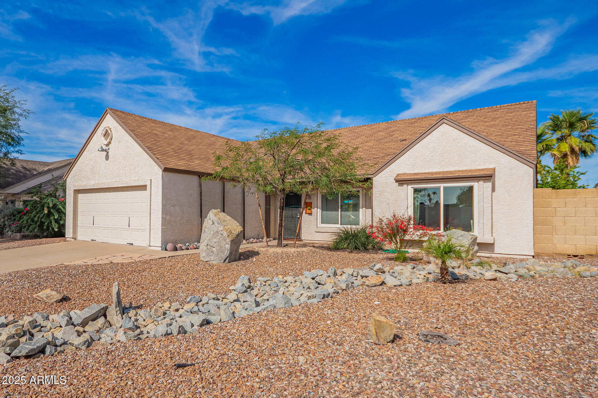 1118 E WICKIEUP Lane