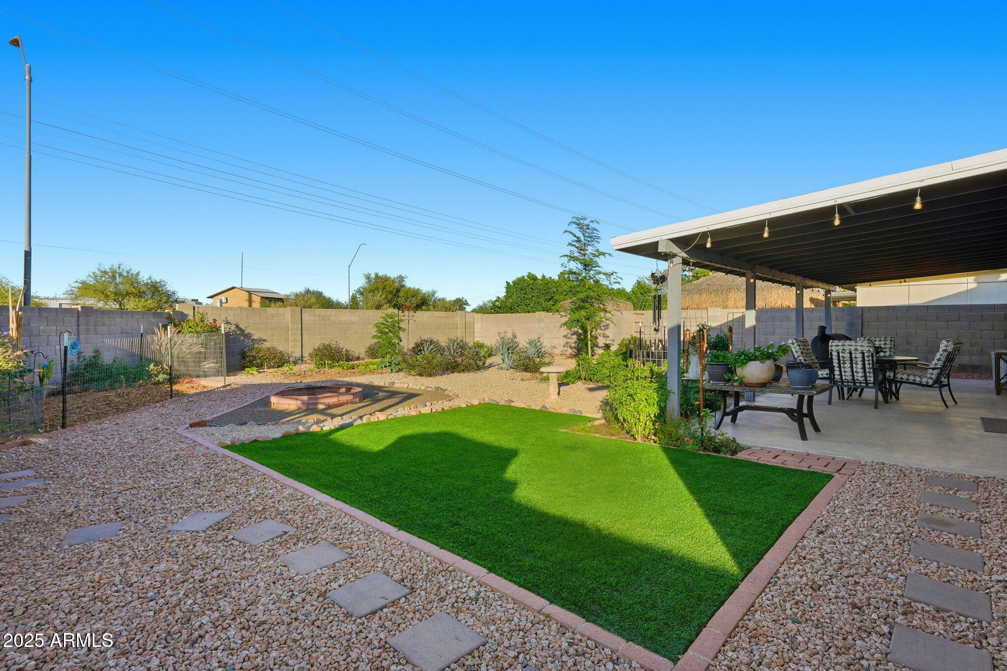 2902 E VILLA THERESA Drive