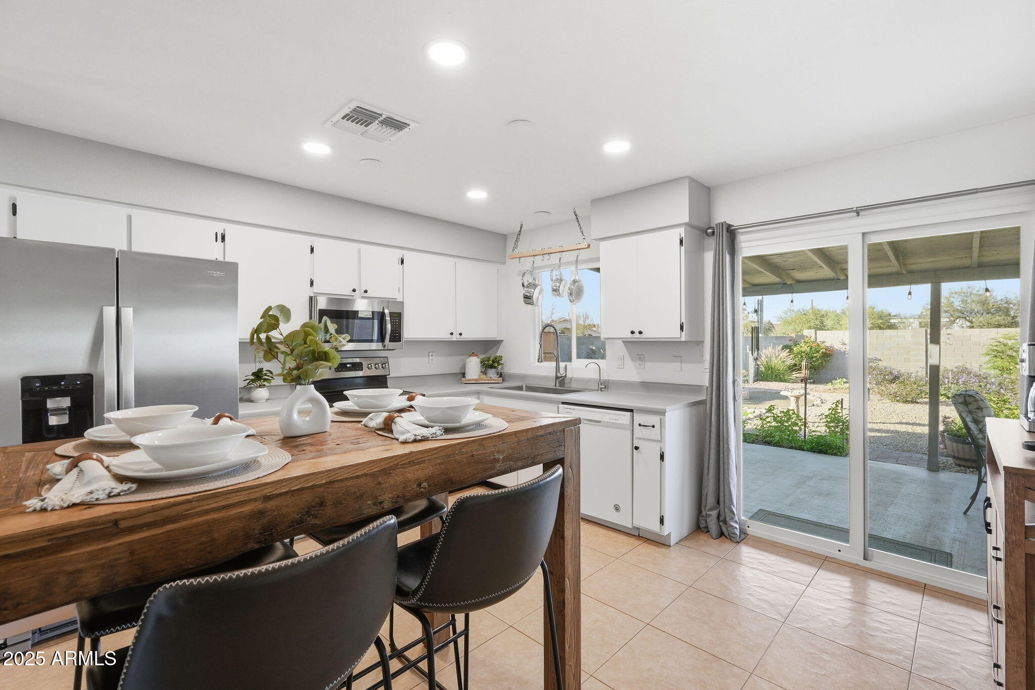 2902 E VILLA THERESA Drive