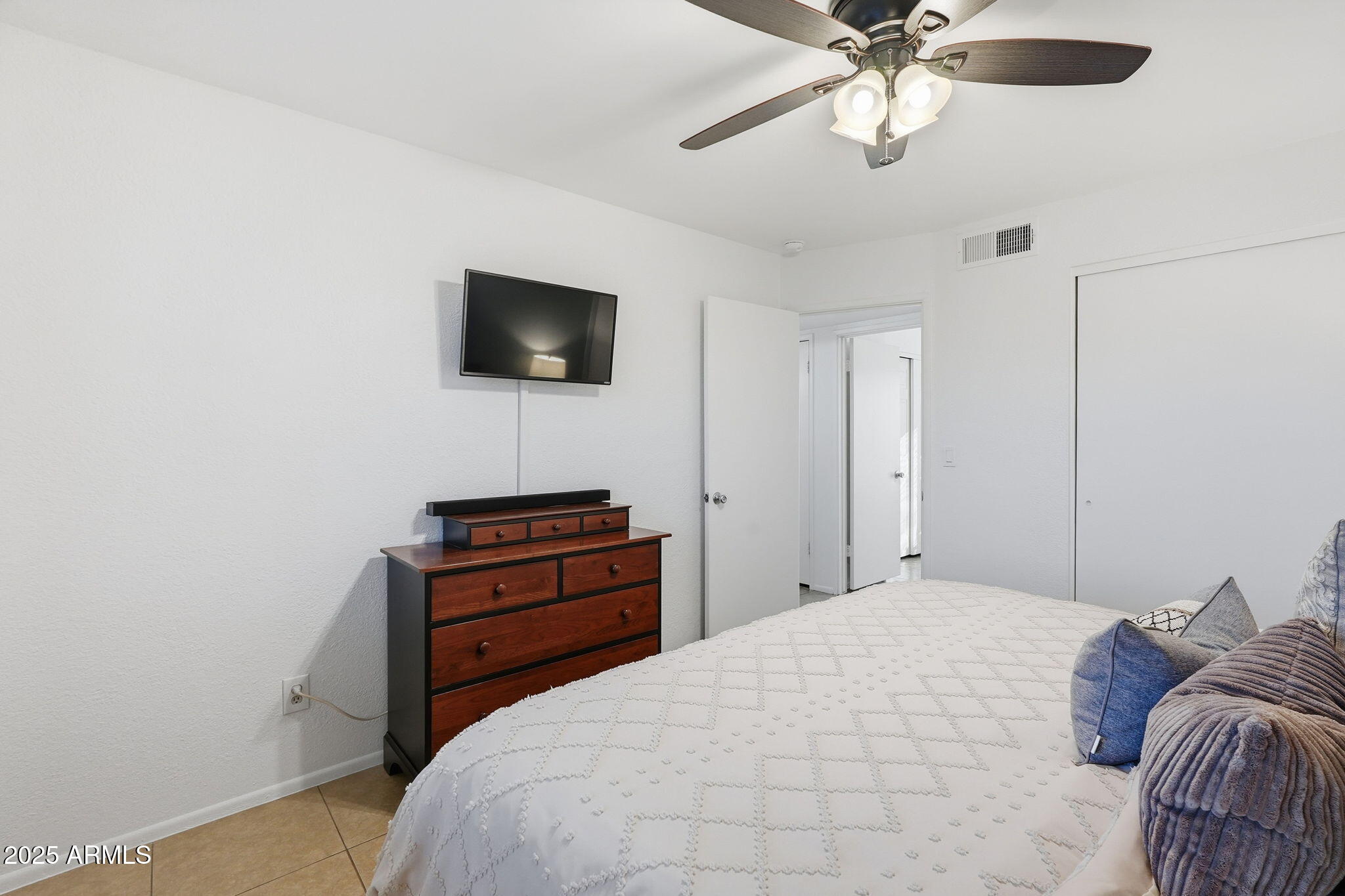 2902 E VILLA THERESA Drive