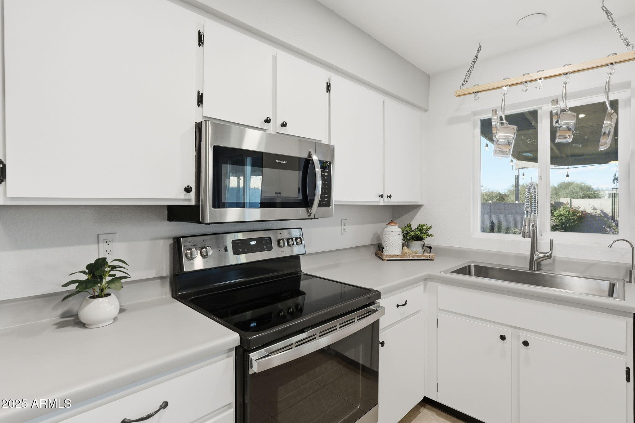 2902 E VILLA THERESA Drive