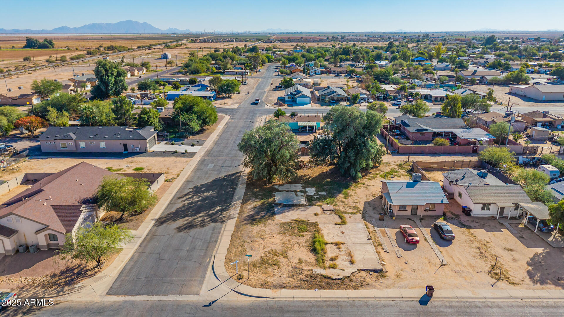 103 W Lincoln Avenue, 1