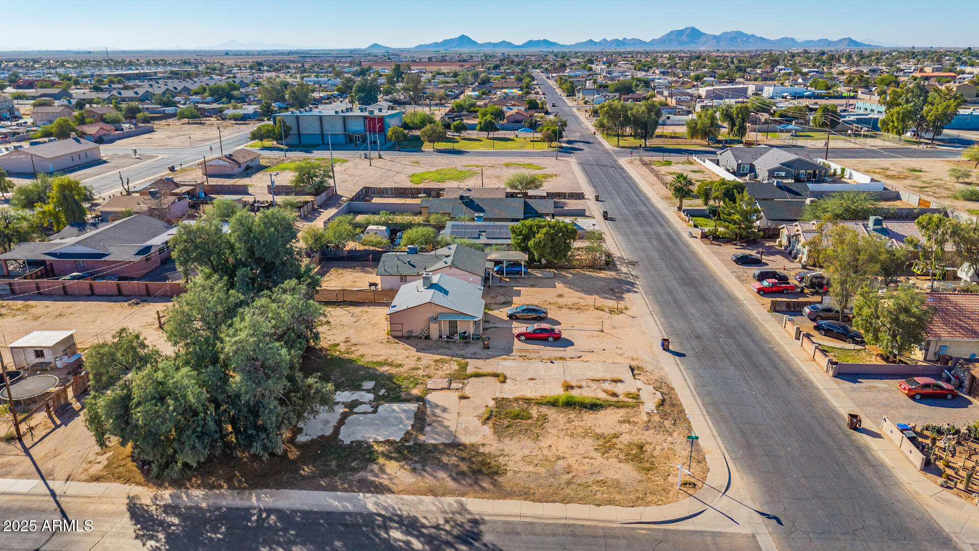 103 W Lincoln Avenue, 1