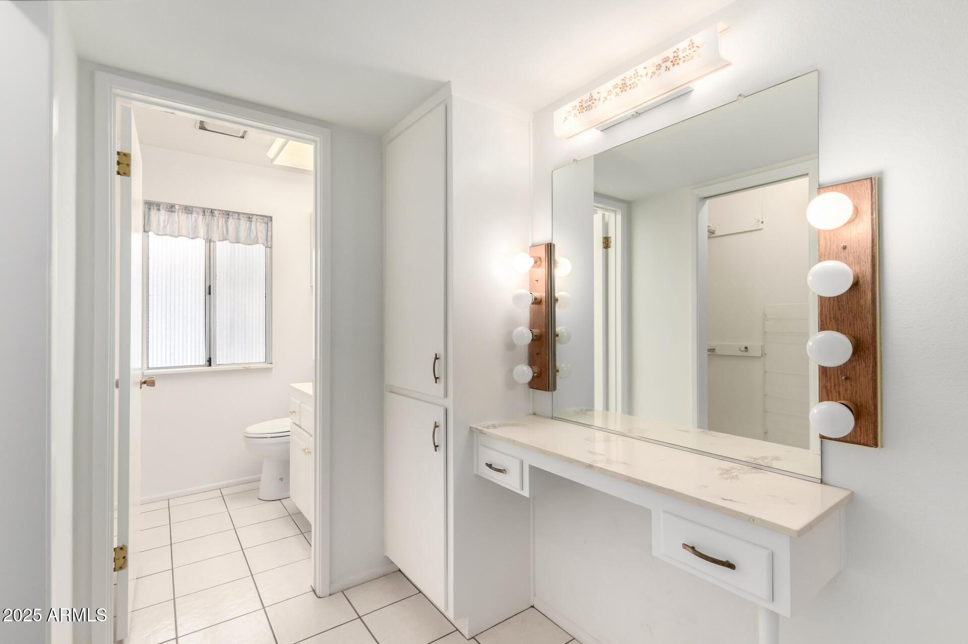 10319 W TWIN OAKS Drive