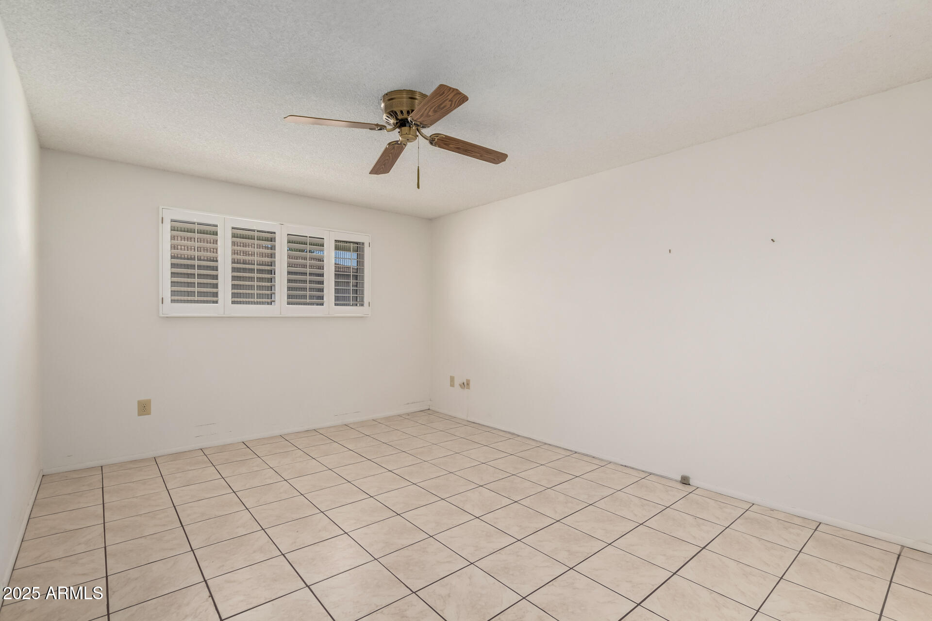 10319 W TWIN OAKS Drive