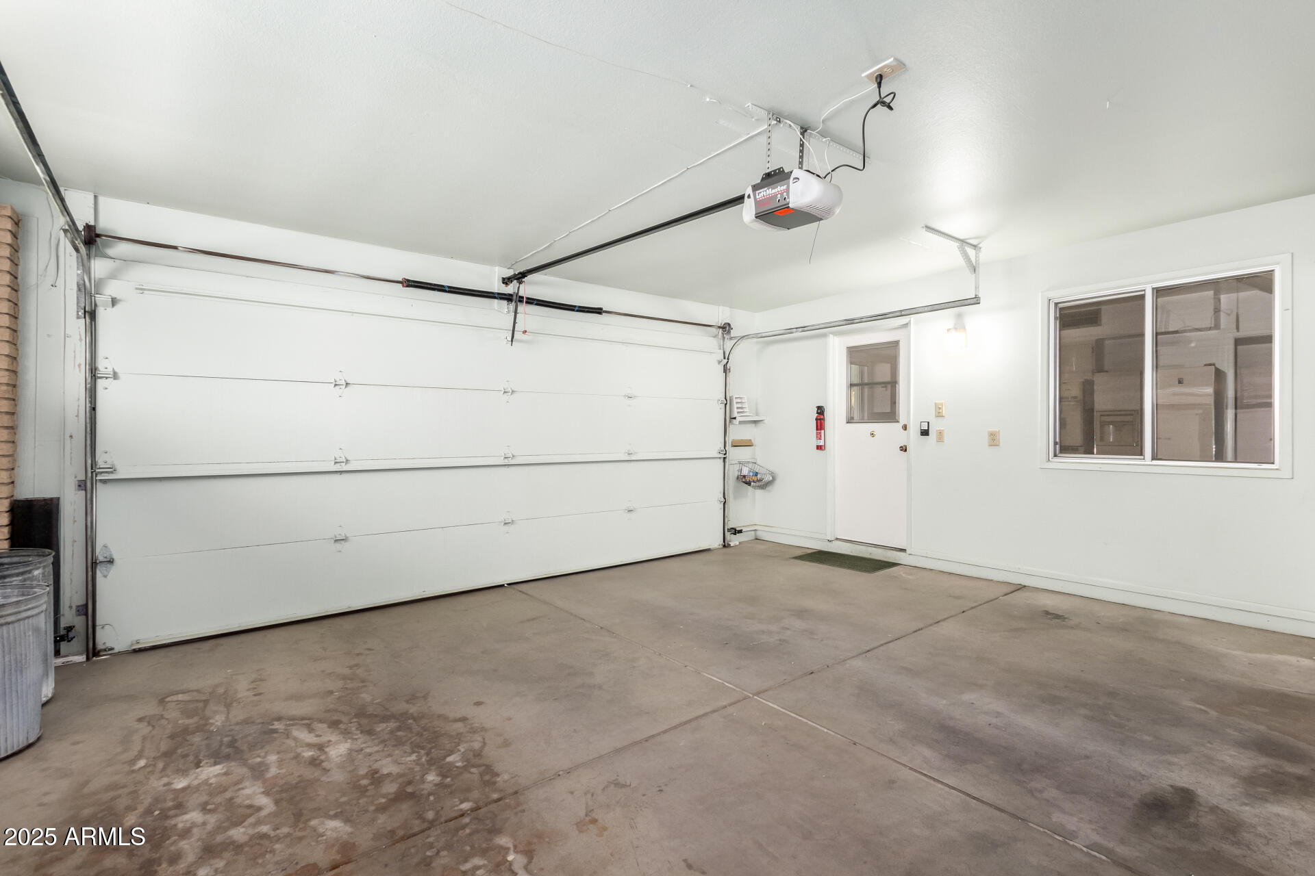 10319 W TWIN OAKS Drive