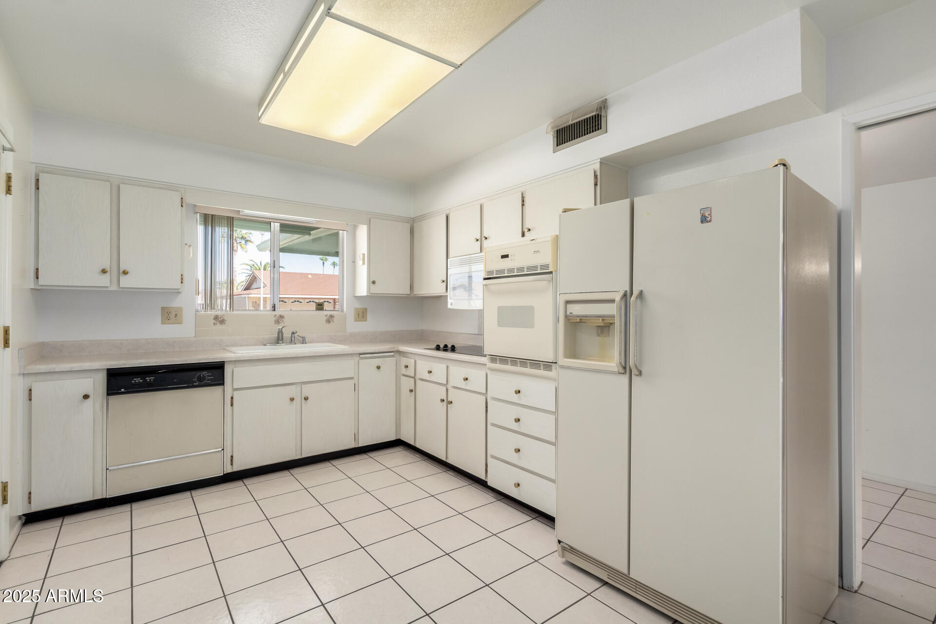 10319 W TWIN OAKS Drive