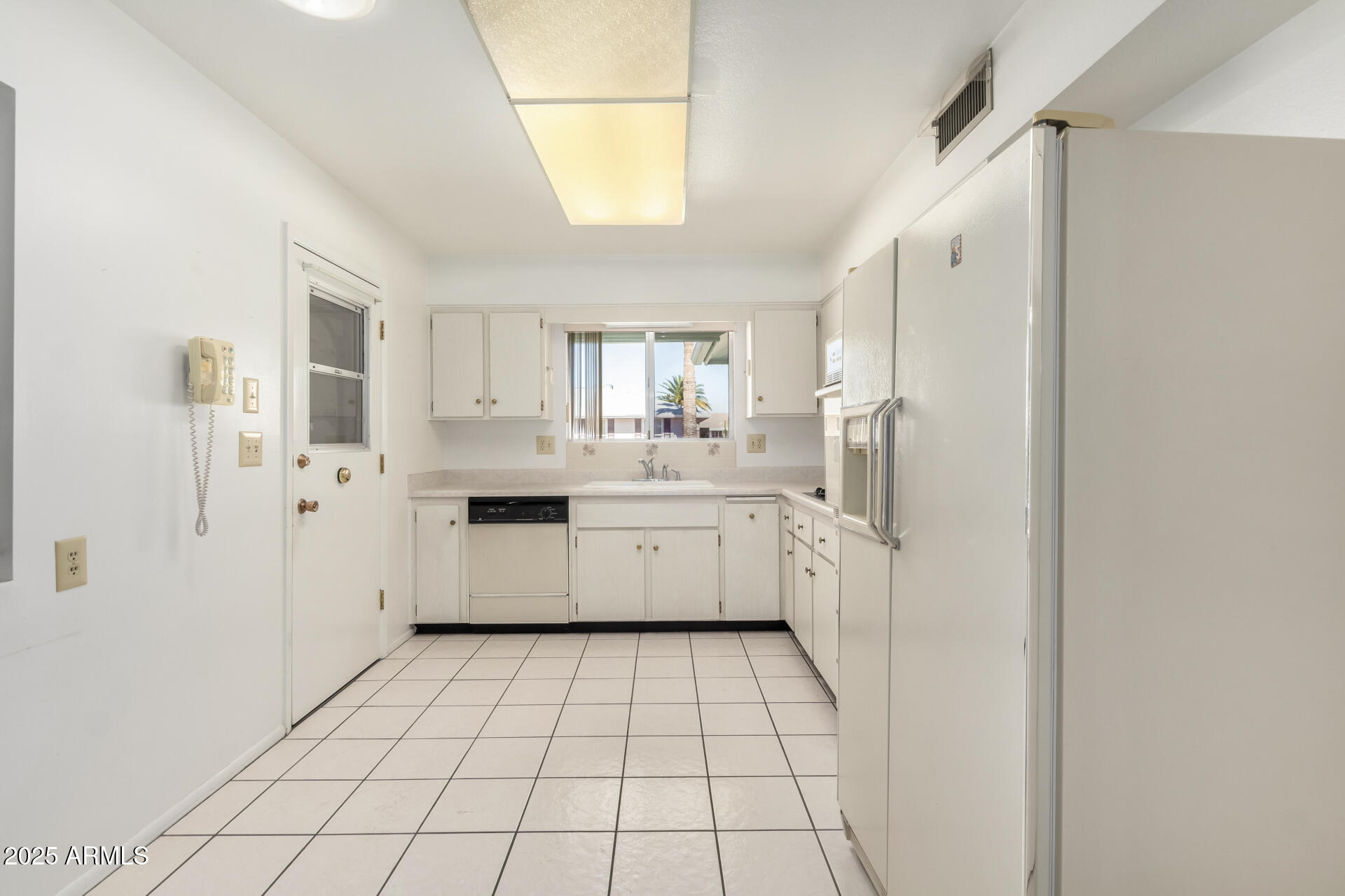 10319 W TWIN OAKS Drive