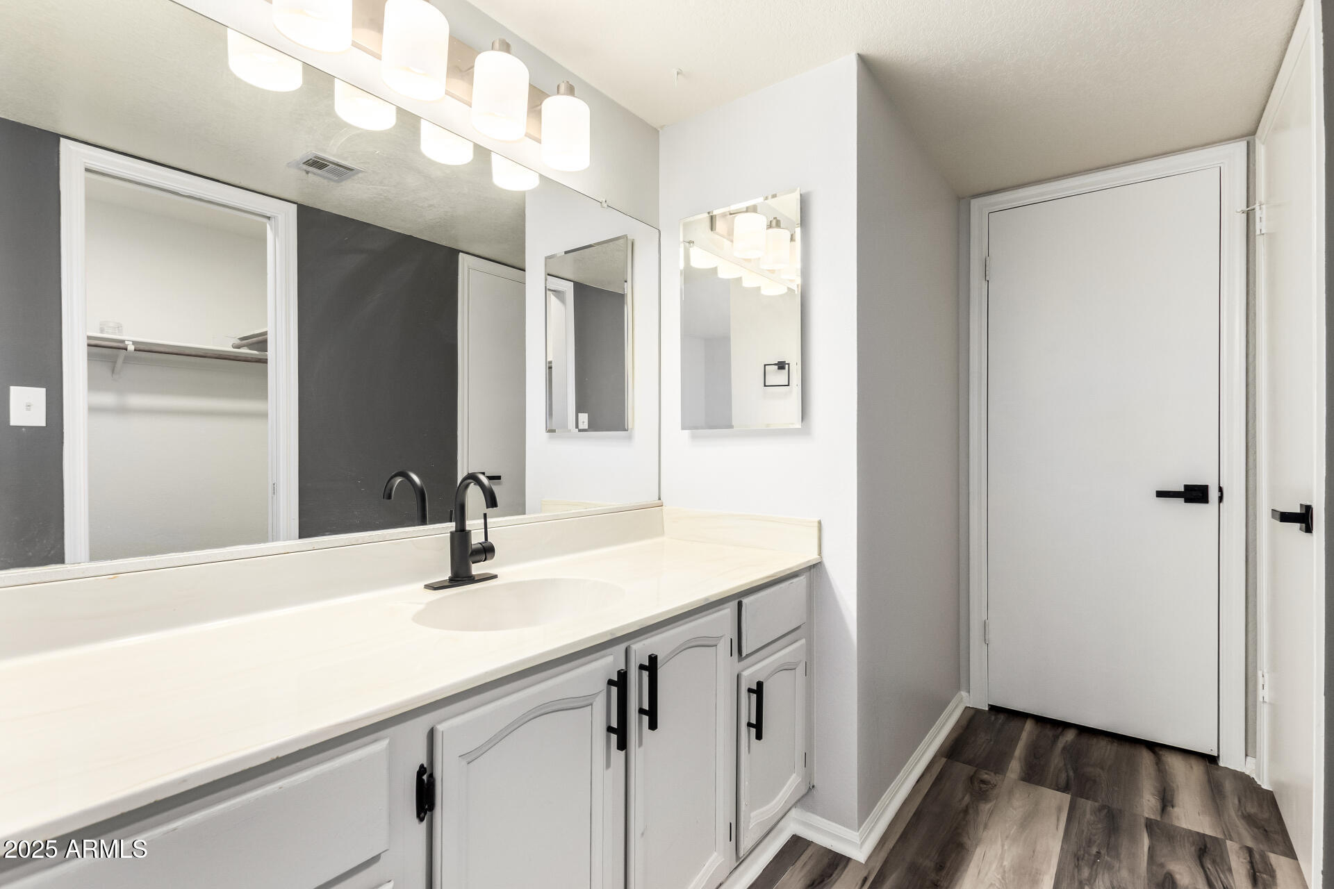 8344 N 21ST Drive, I105