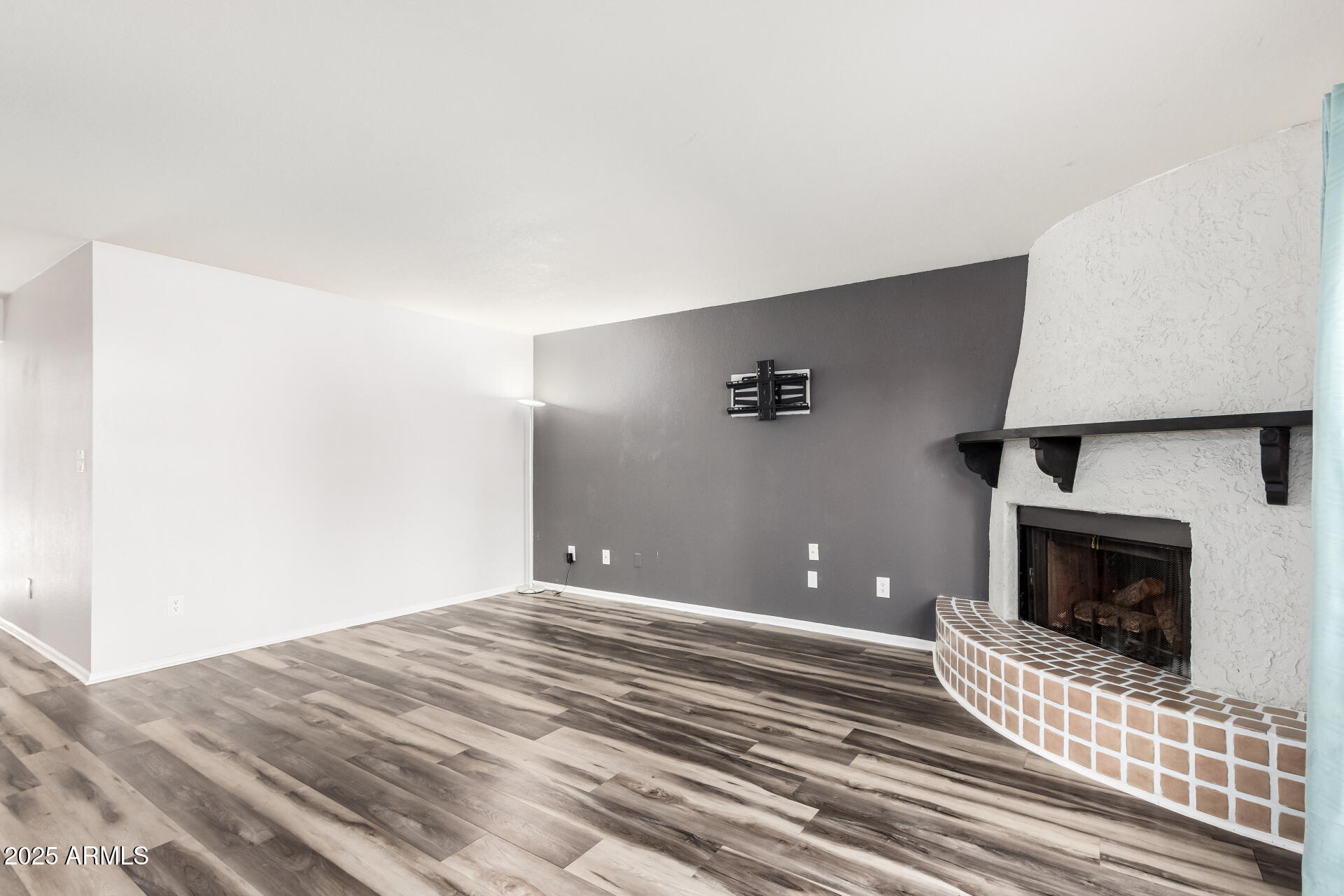 8344 N 21ST Drive, I105