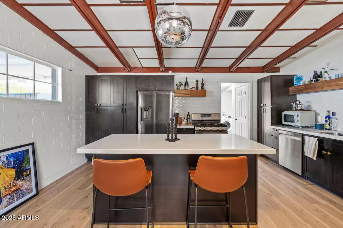 334 W GLENROSA Avenue