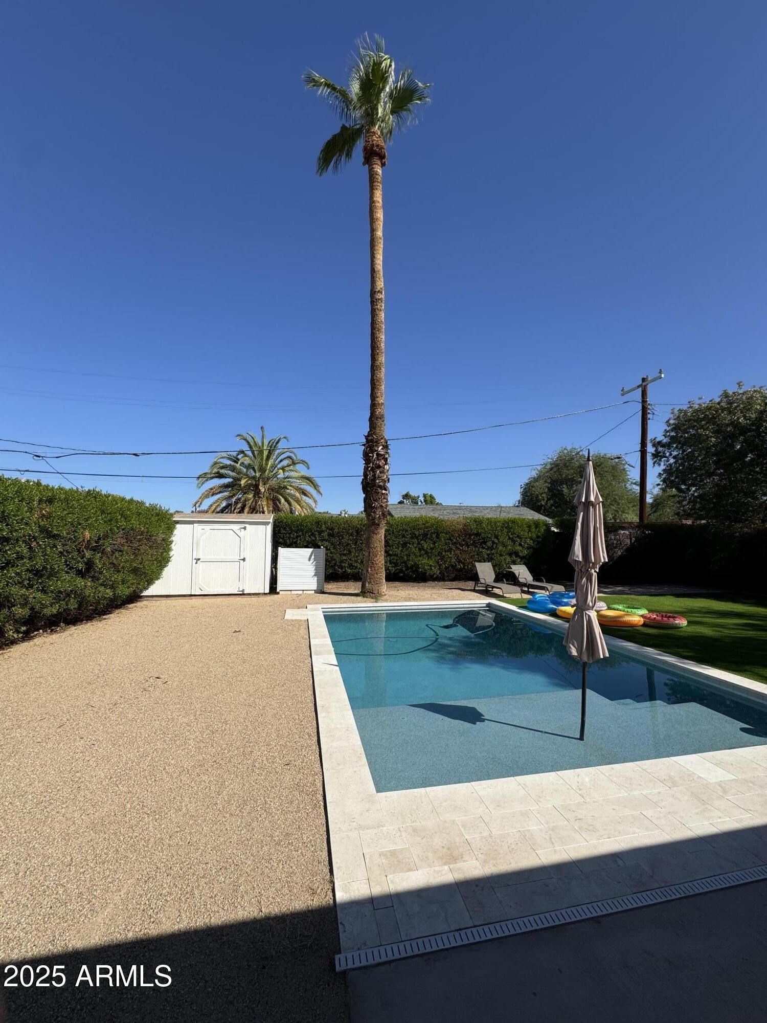 334 W GLENROSA Avenue